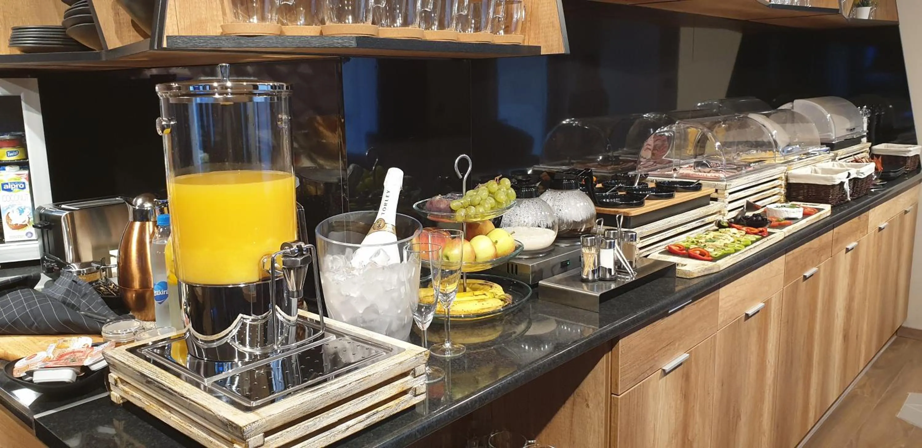 Food and drinks in Baobab Suites