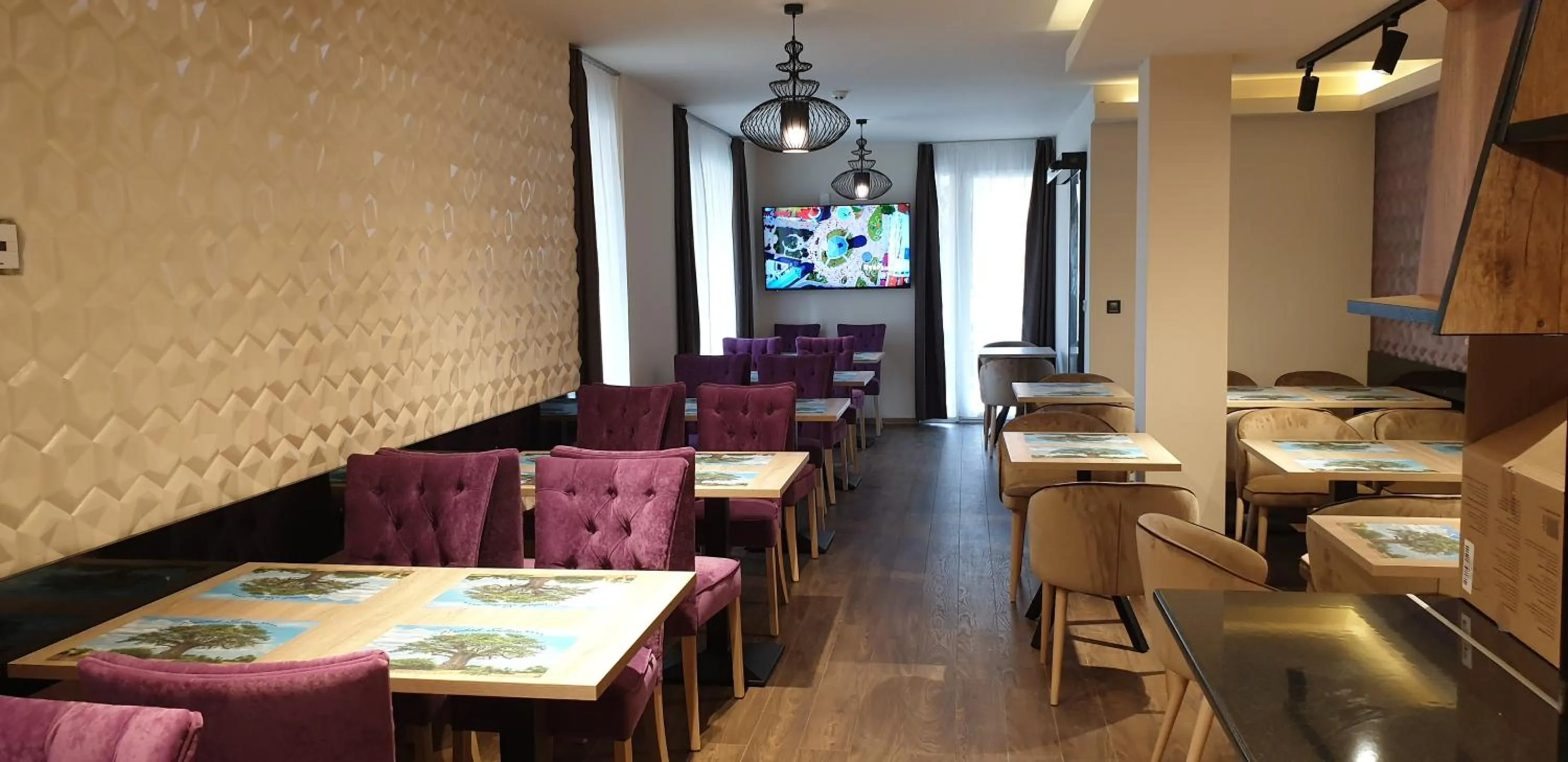 Restaurant/places to eat in Baobab Suites