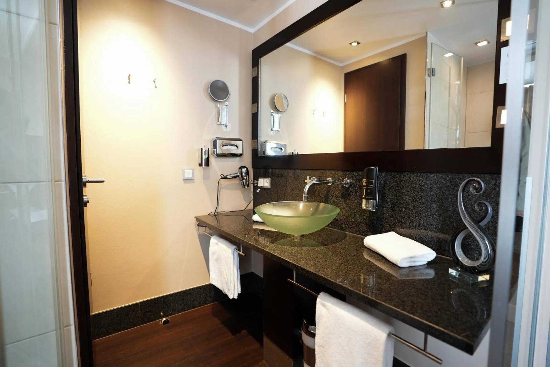 Bathroom in Hotel Lumière an der Messe