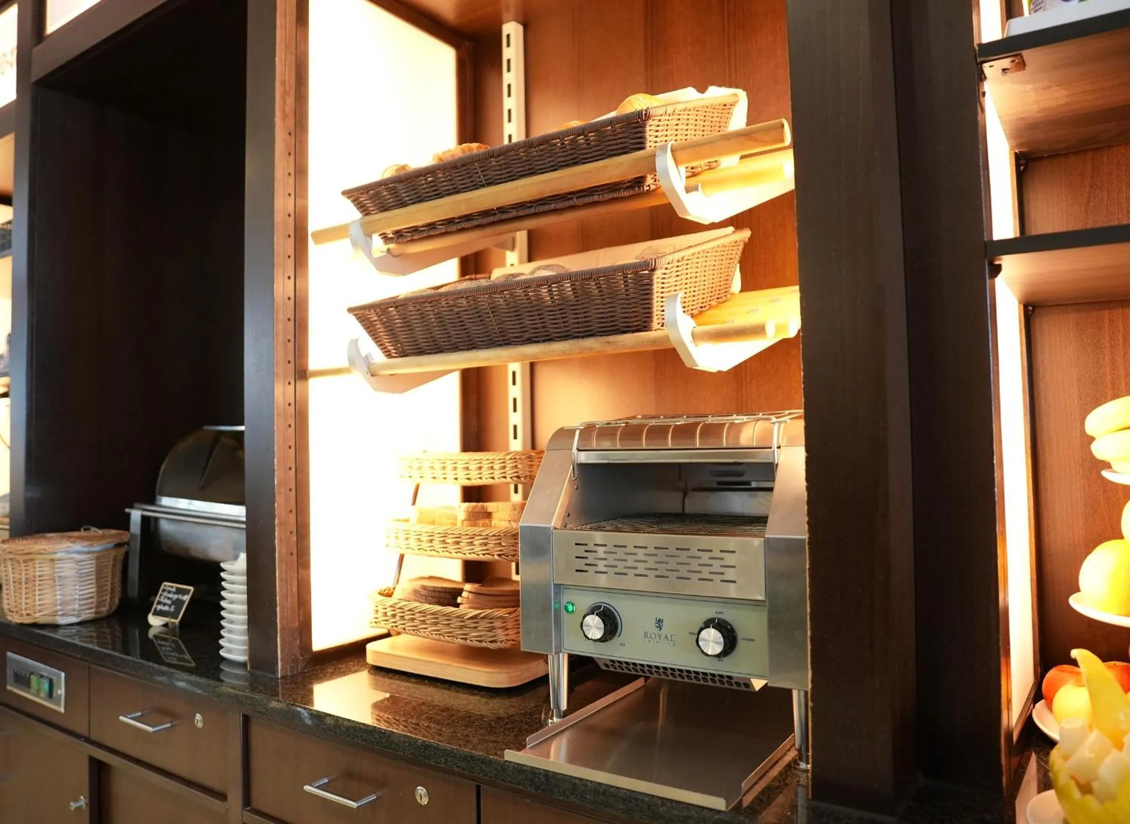 Breakfast in Hotel Lumière an der Messe