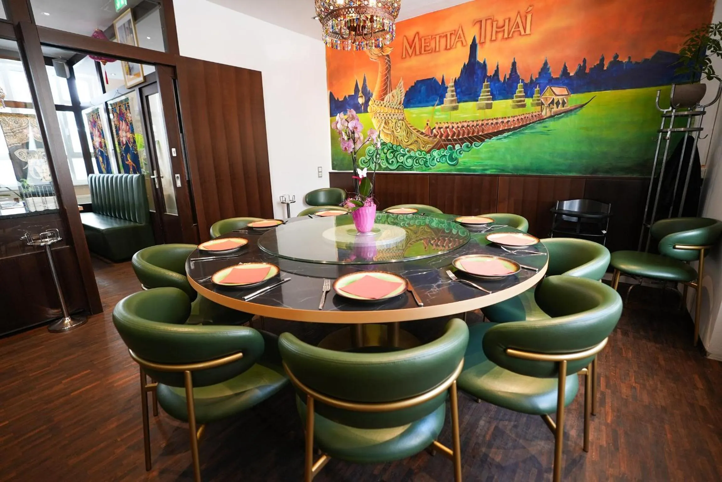 Restaurant/places to eat in Hotel Lumière an der Messe