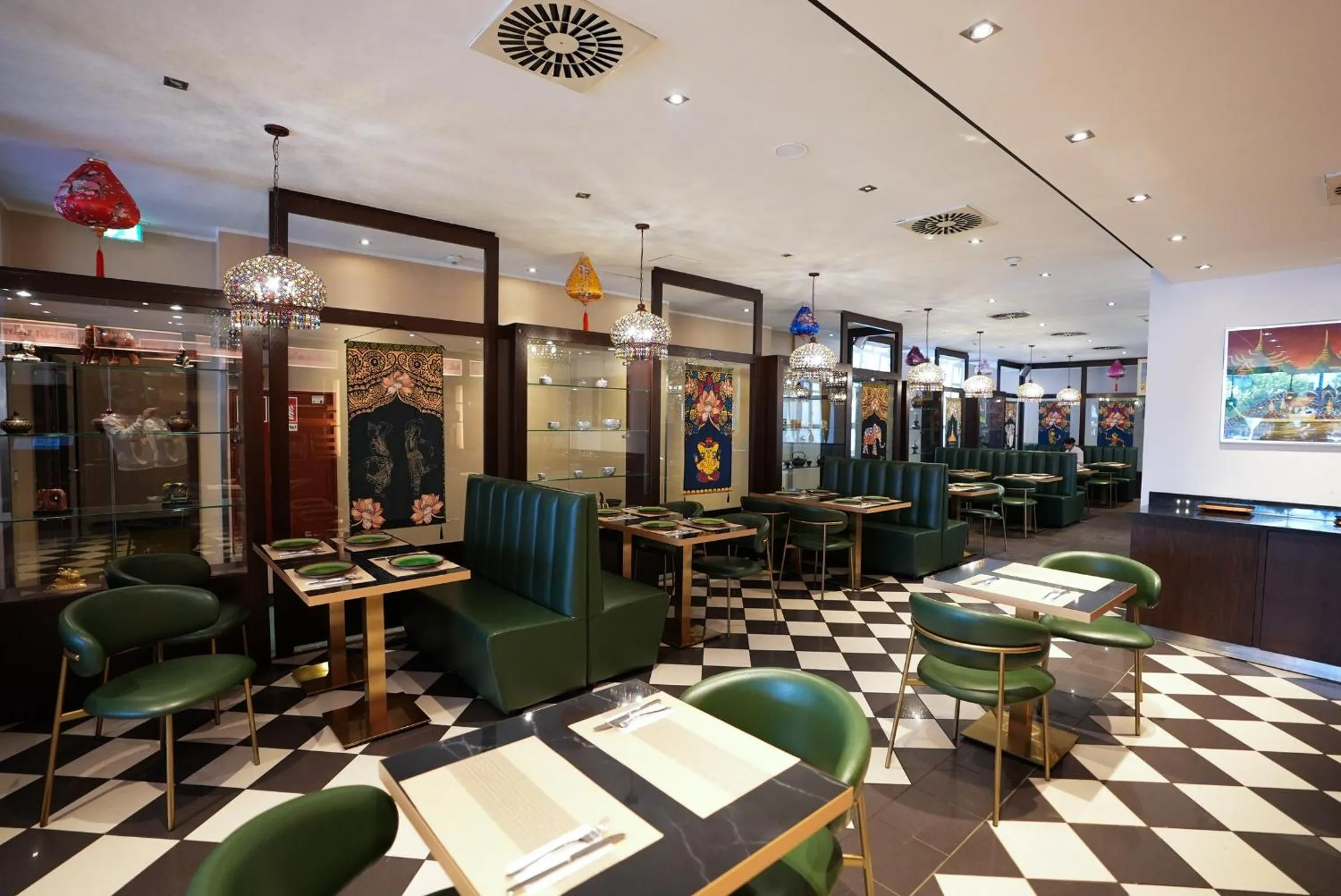 Restaurant/places to eat in Hotel Lumière an der Messe