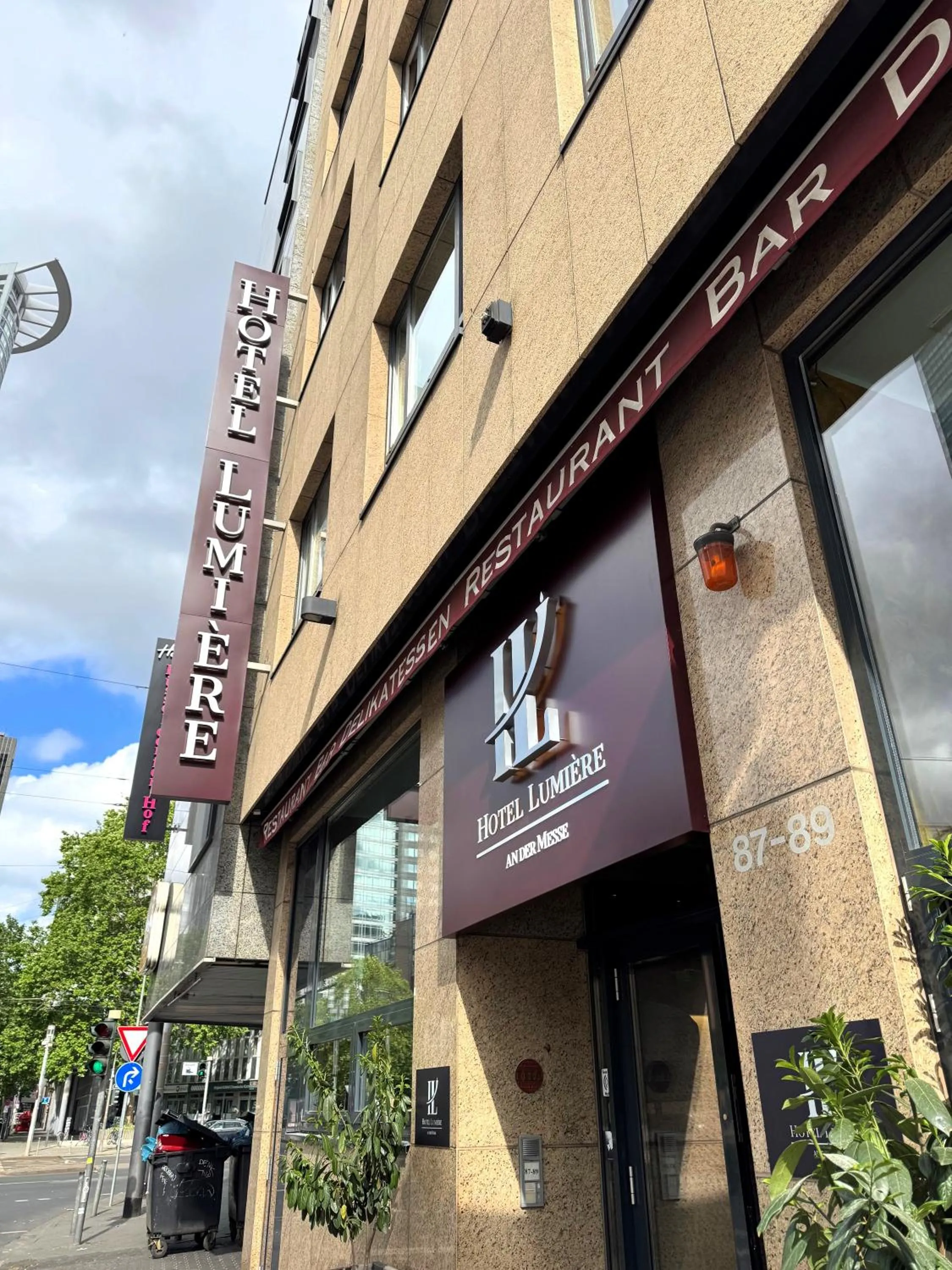 Property building in Hotel Lumière an der Messe