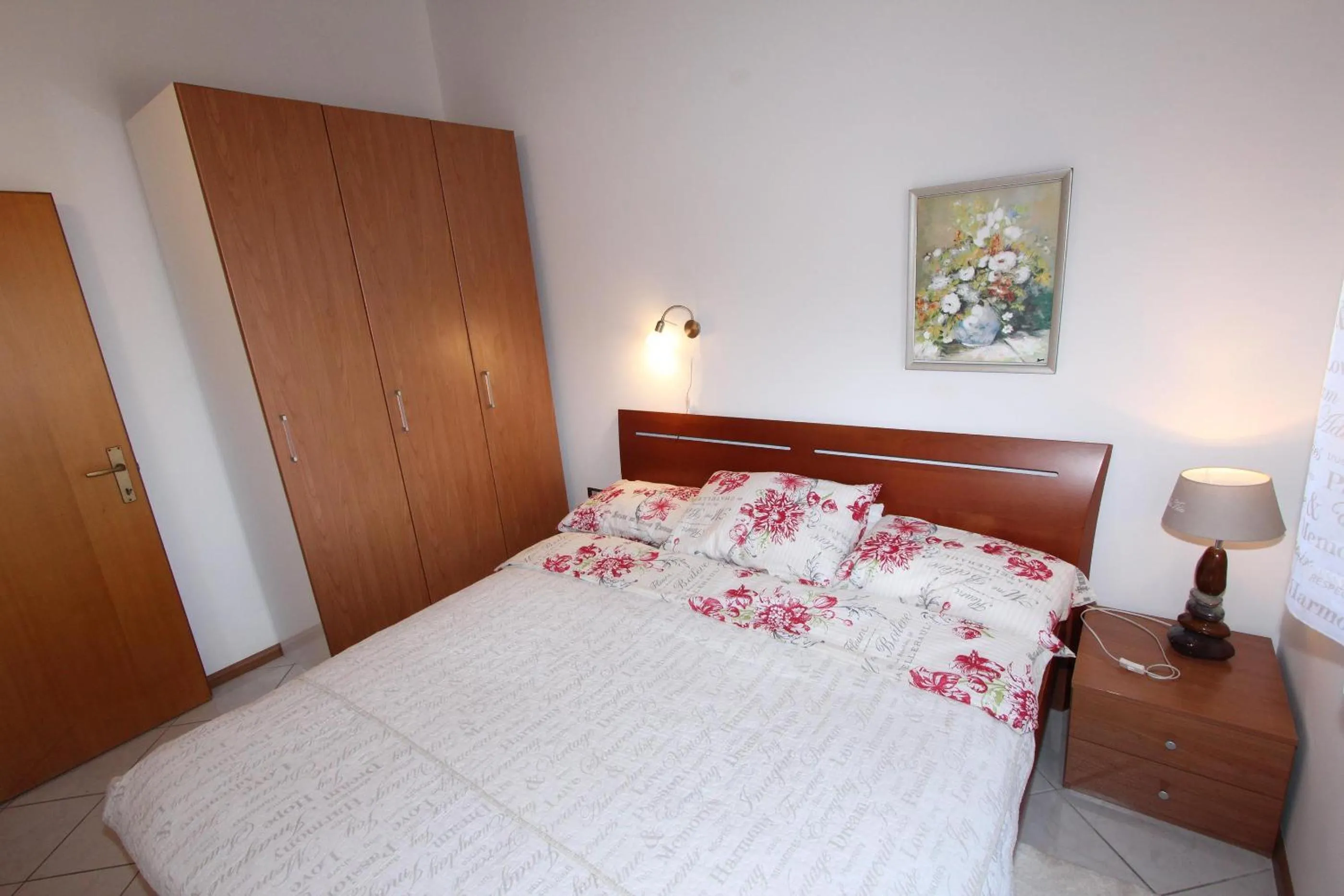 Bedroom, Bed in Apartment Ala