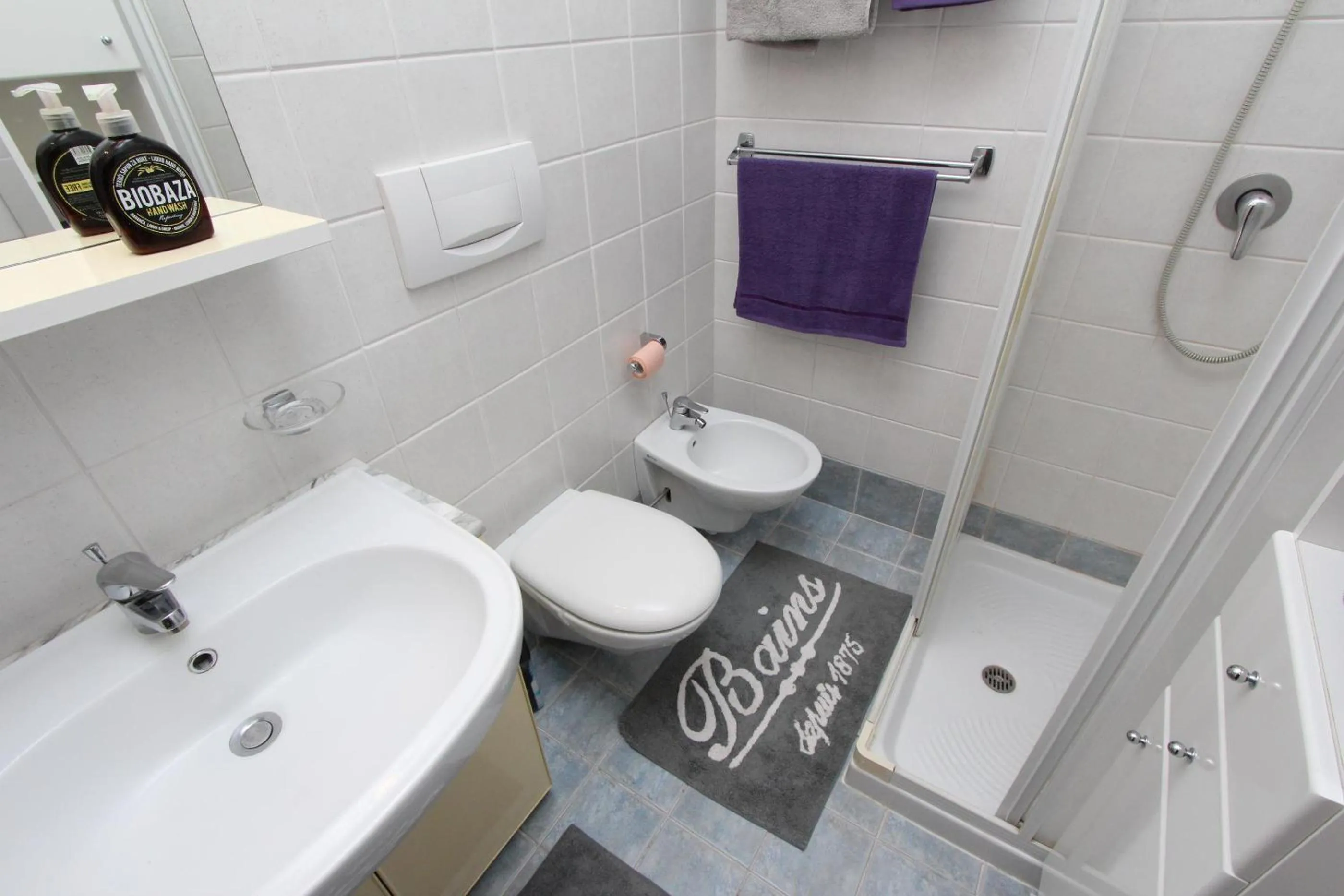 Bathroom in Apartment Ala
