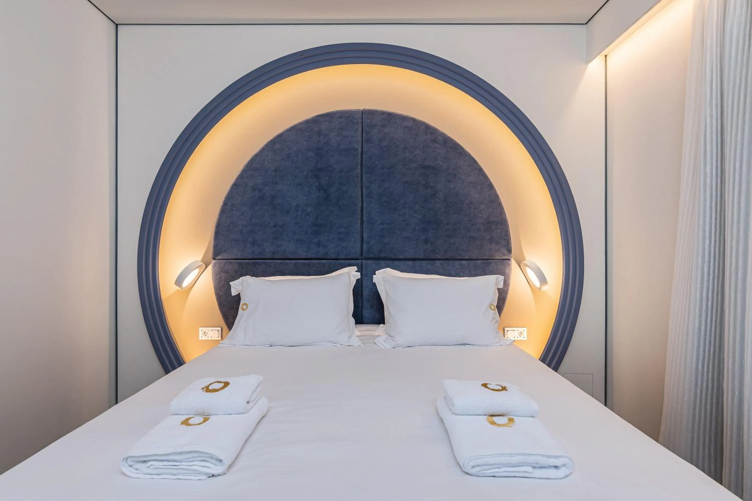 Bedroom, Bed in Onira Suite Dreams