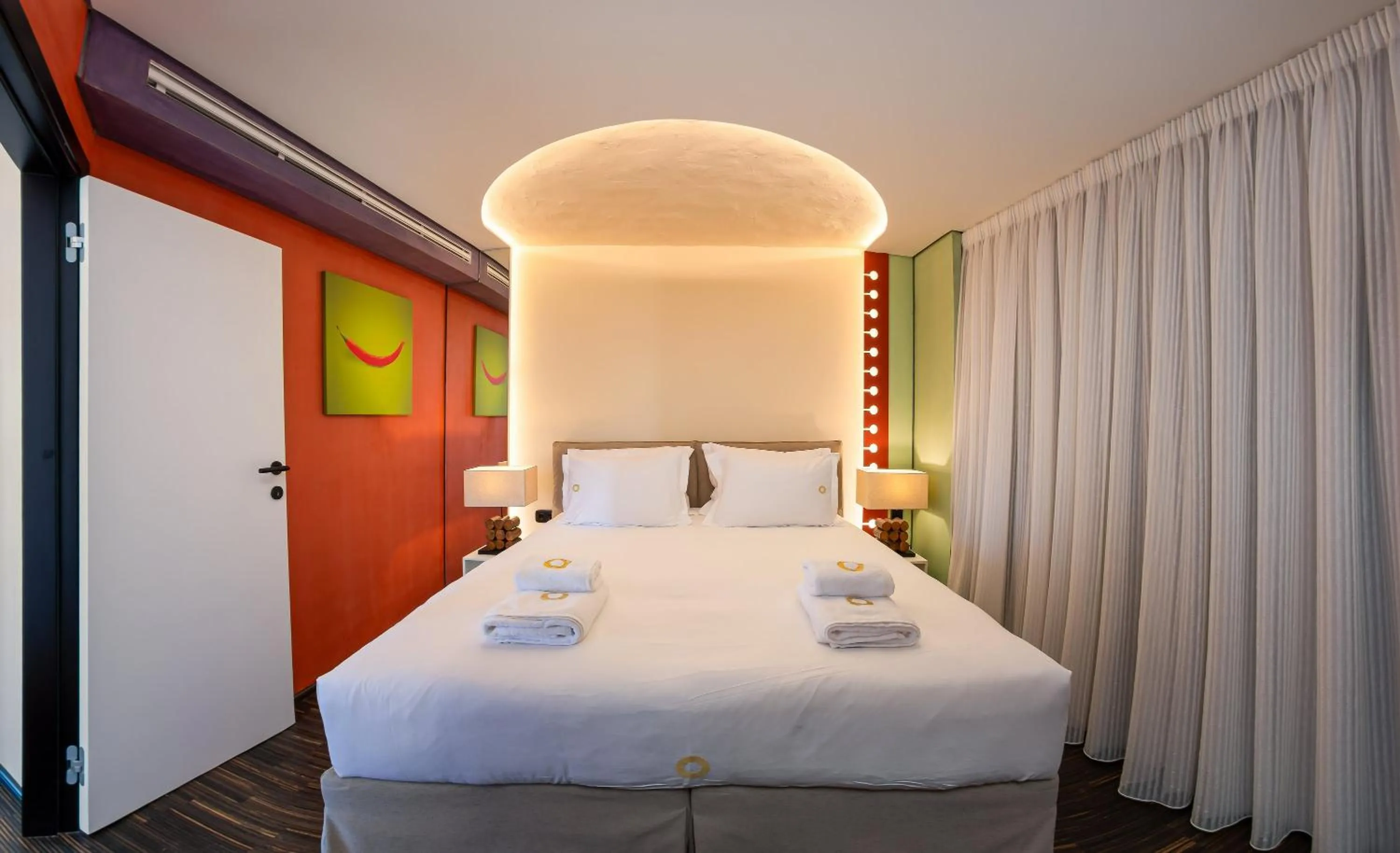 Bedroom, Bed in Onira Suite Dreams