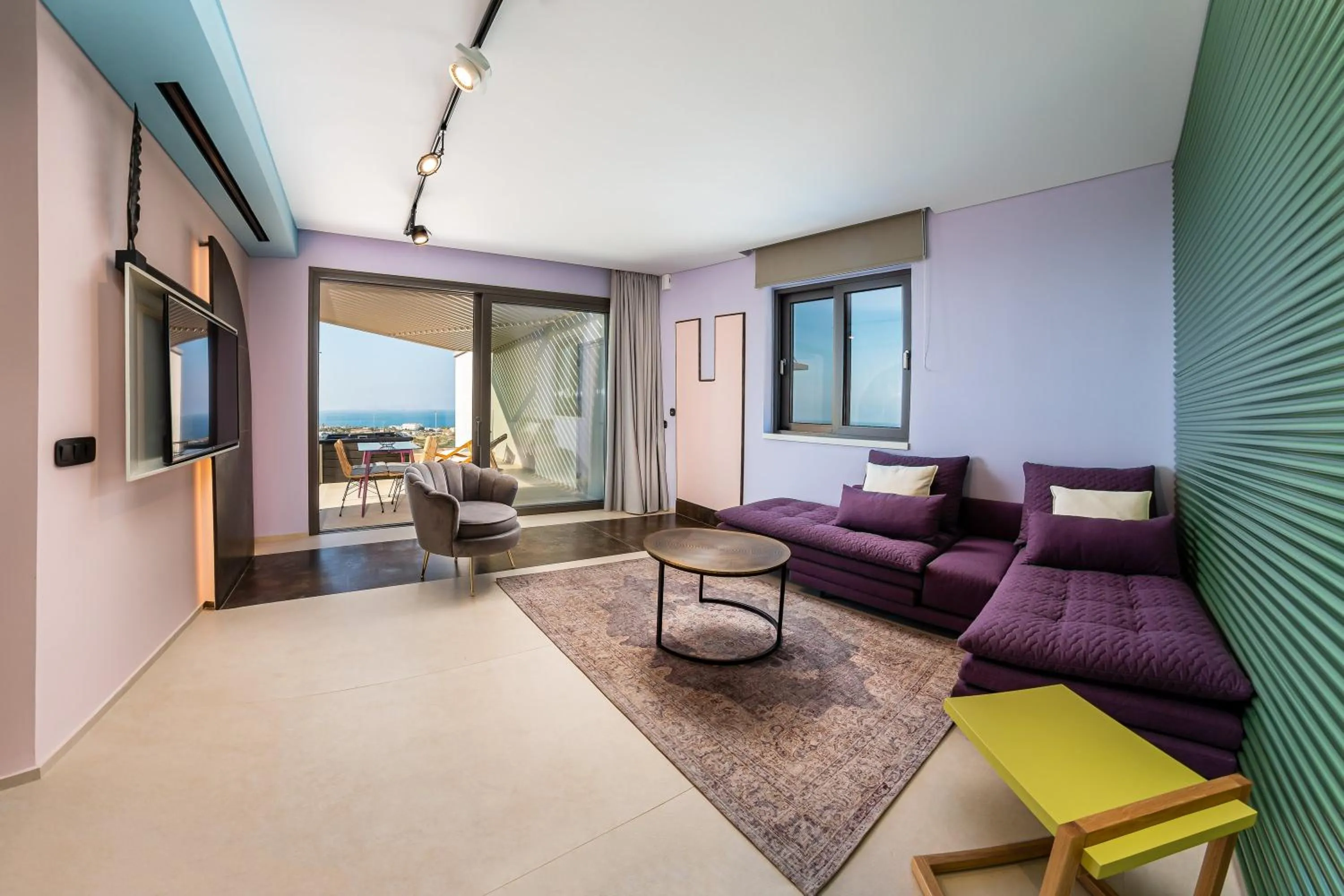 Seating area in Onira Suite Dreams