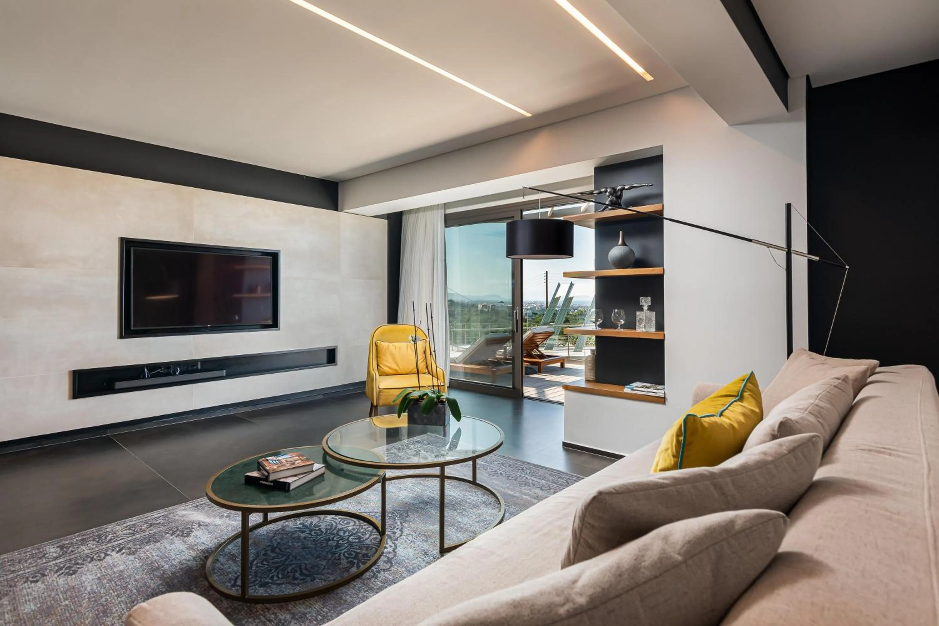 TV and multimedia in Onira Suite Dreams