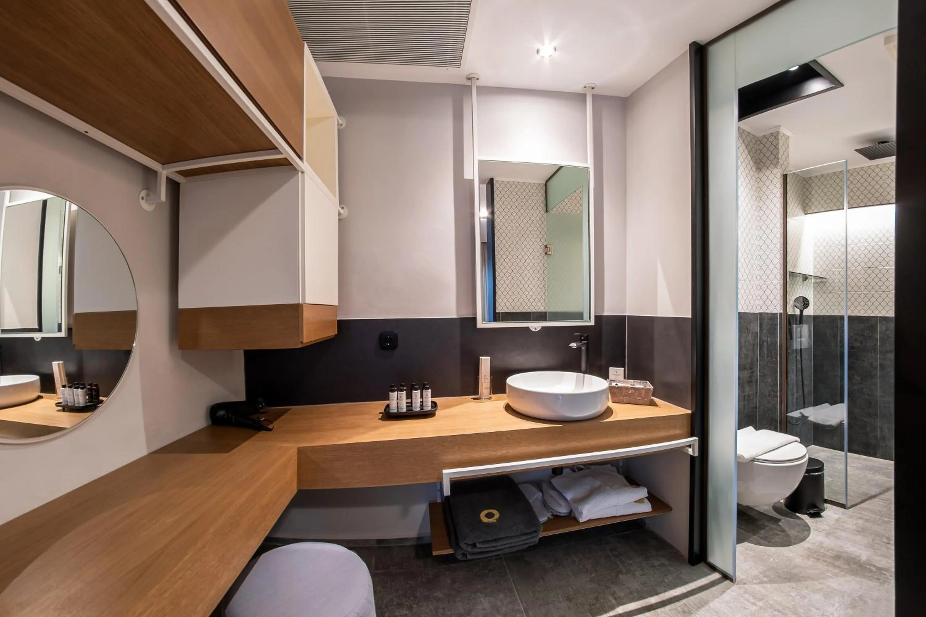 Bathroom in Onira Suite Dreams