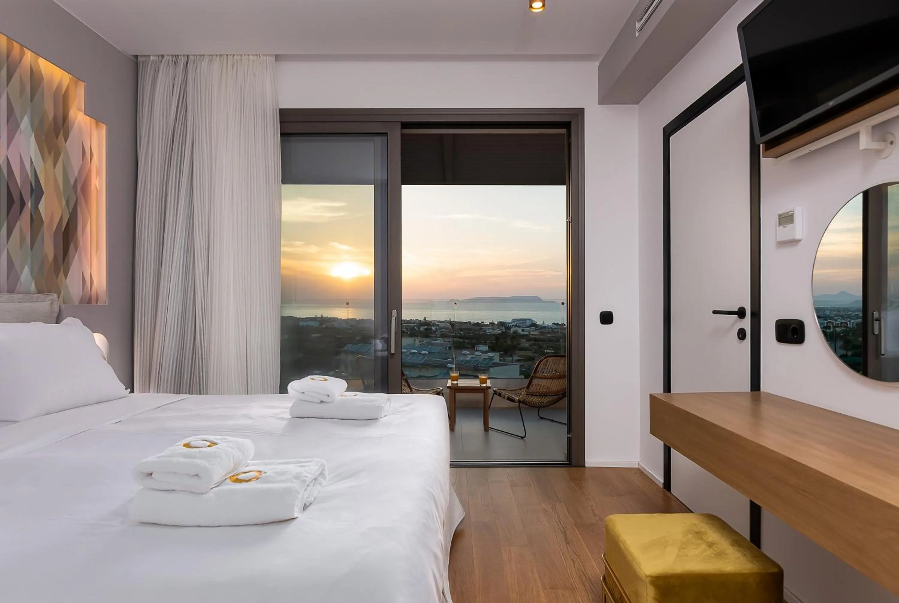 Bedroom, Bed in Onira Suite Dreams