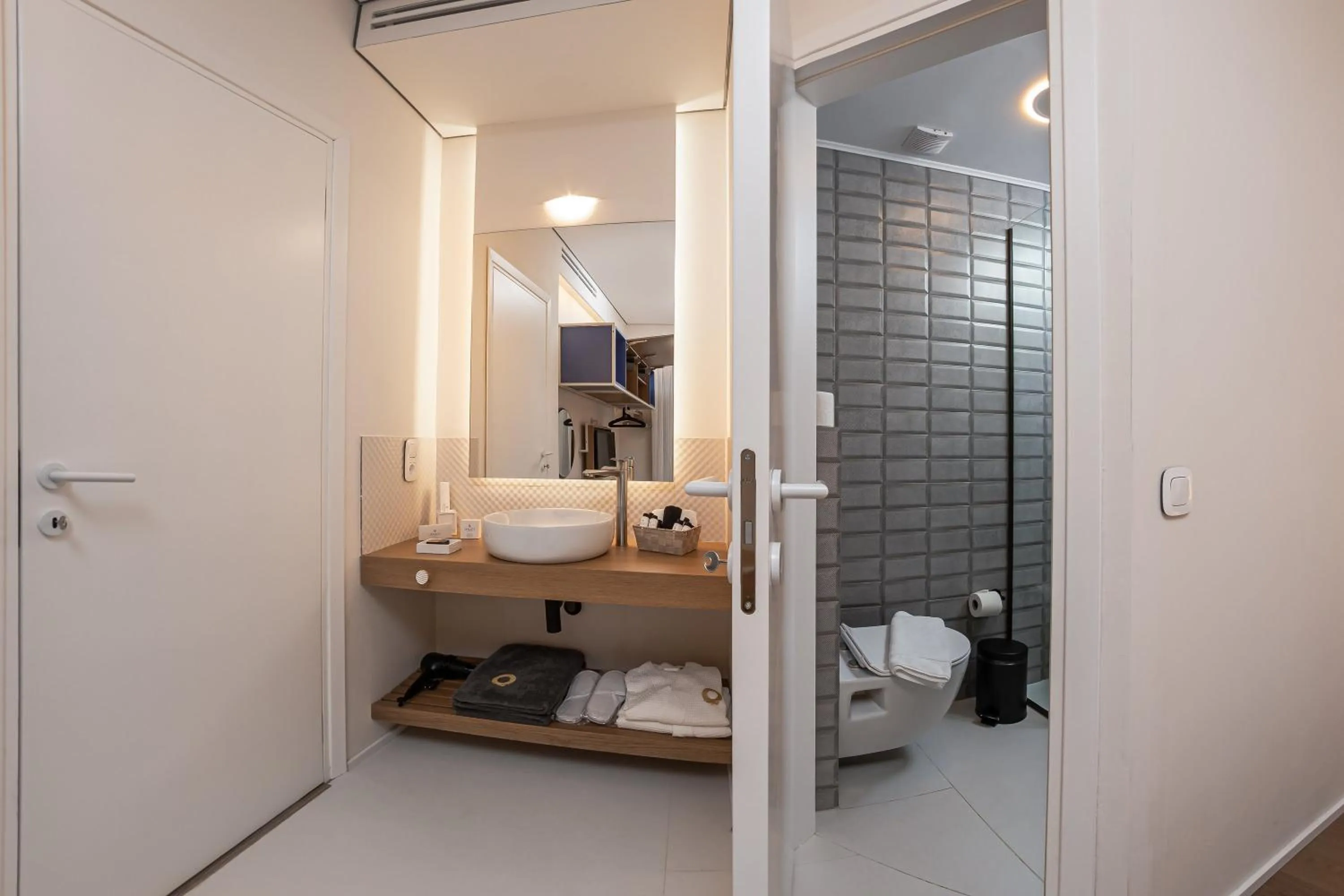 Bathroom in Onira Suite Dreams