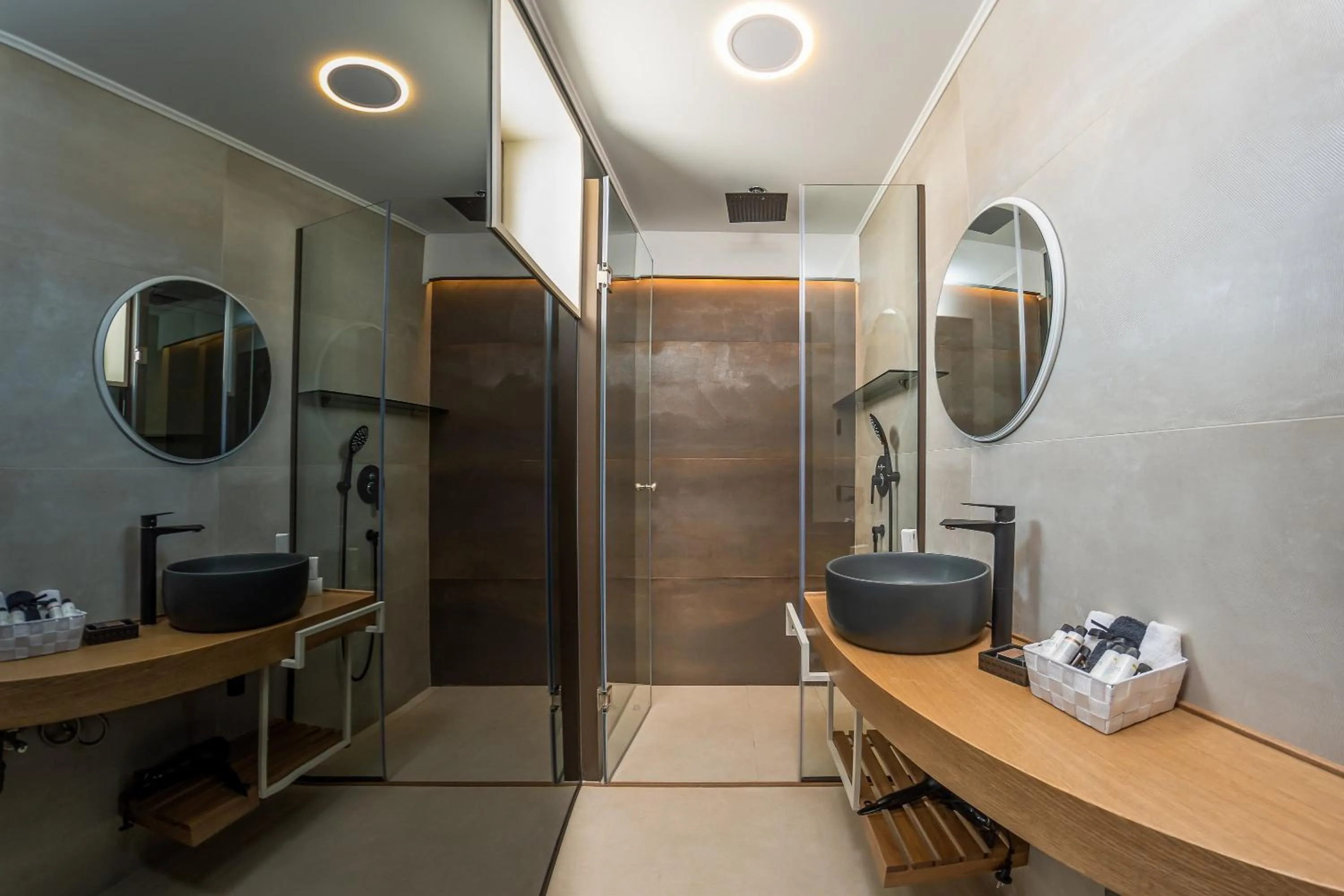 Bathroom in Onira Suite Dreams