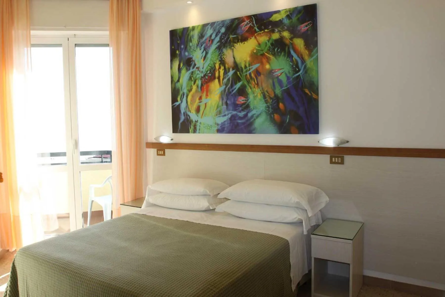 Photo of the whole room in Hotel Cristina