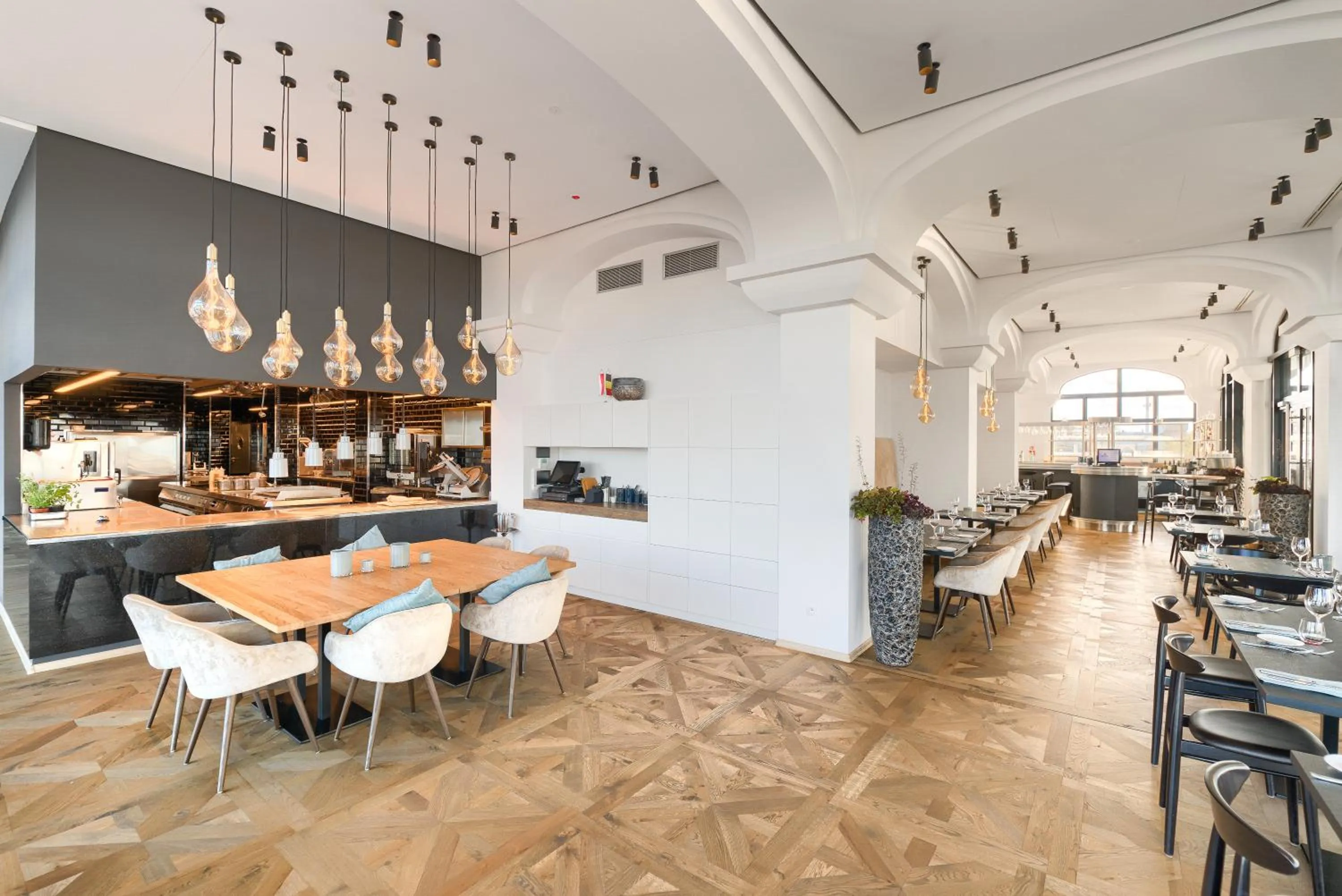 Restaurant/places to eat in Marina Royale Darłowo - Apartamenty Ultra Mar nad morzem