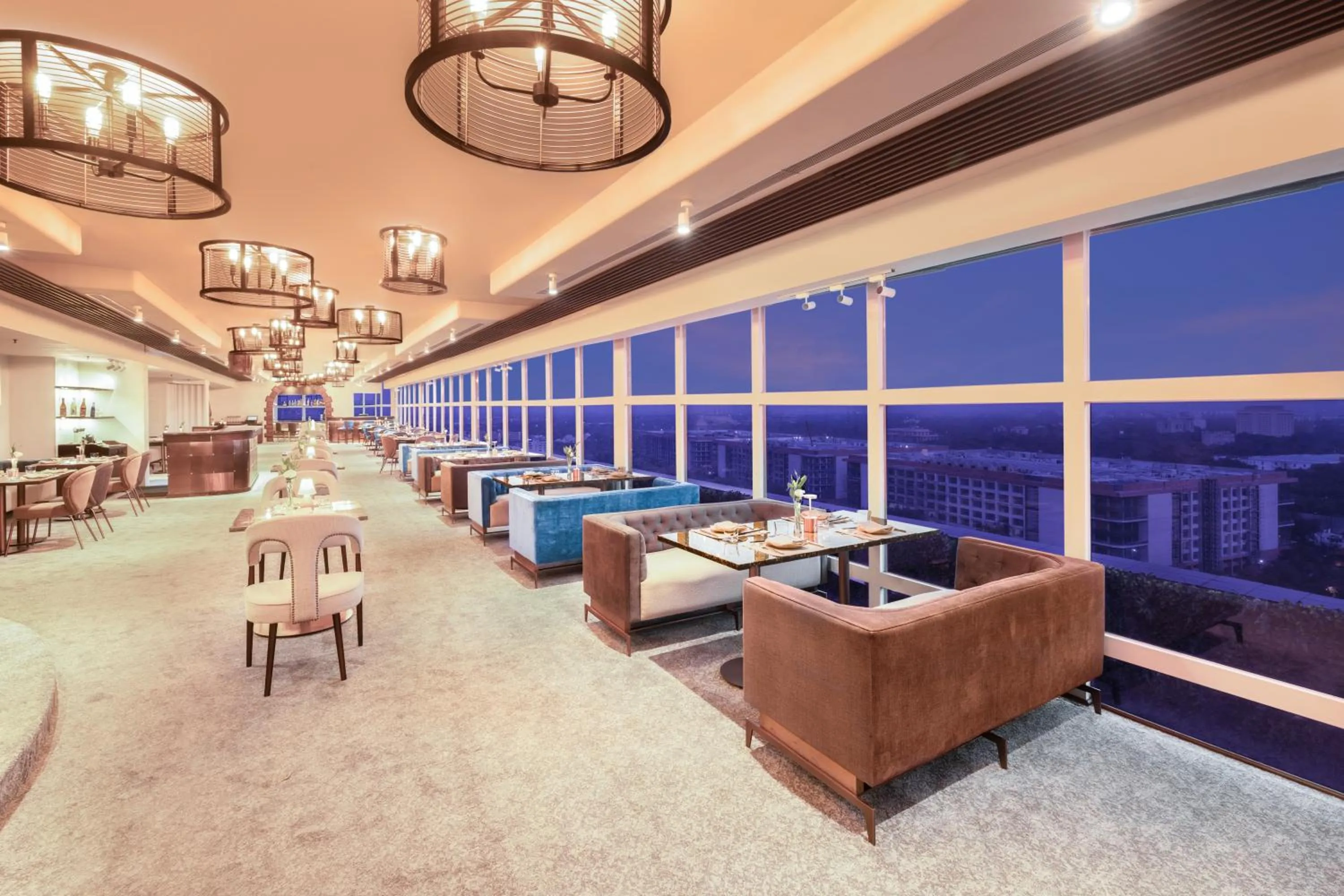 Restaurant/places to eat in Le Meridien New Delhi