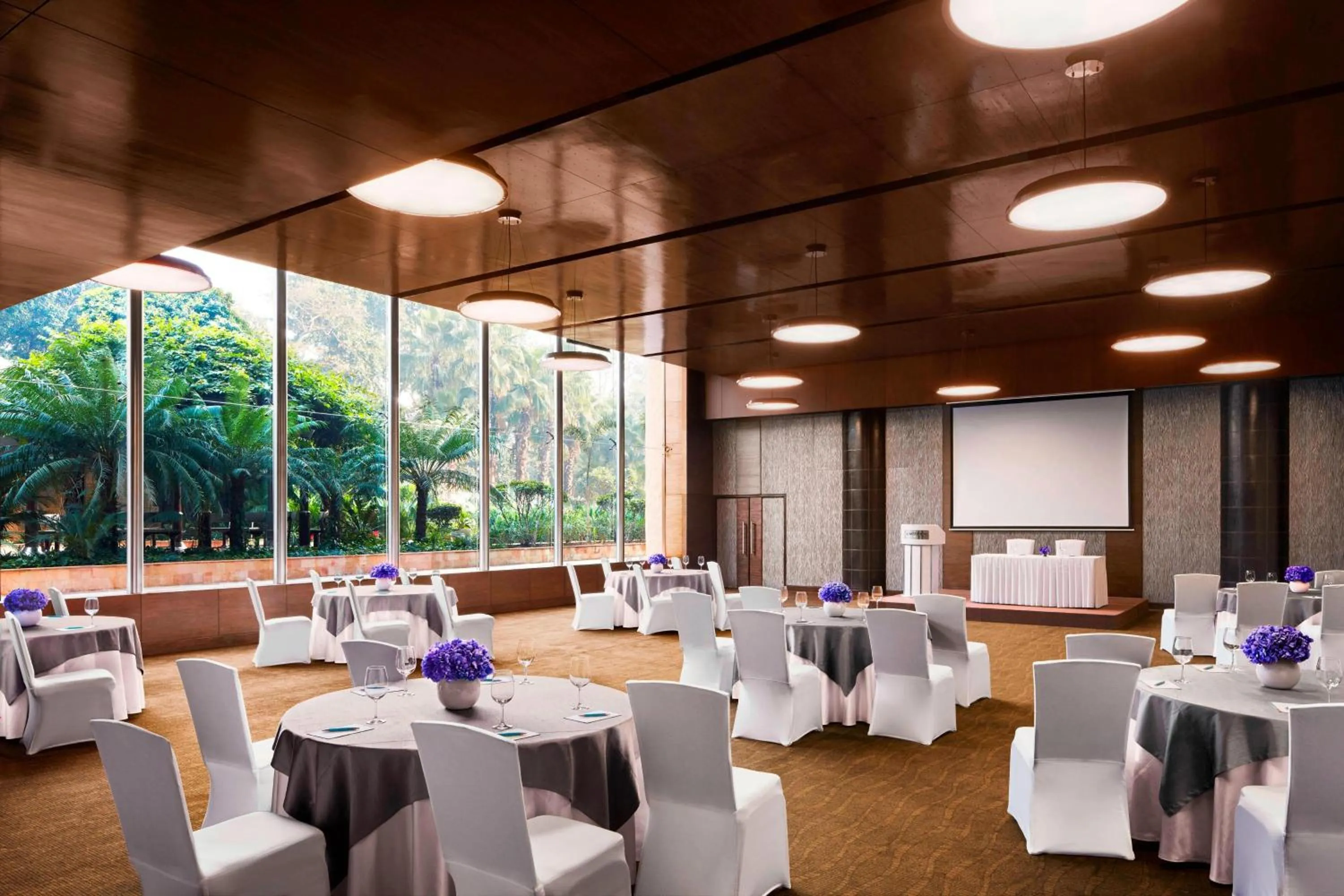Meeting/conference room in Le Meridien New Delhi