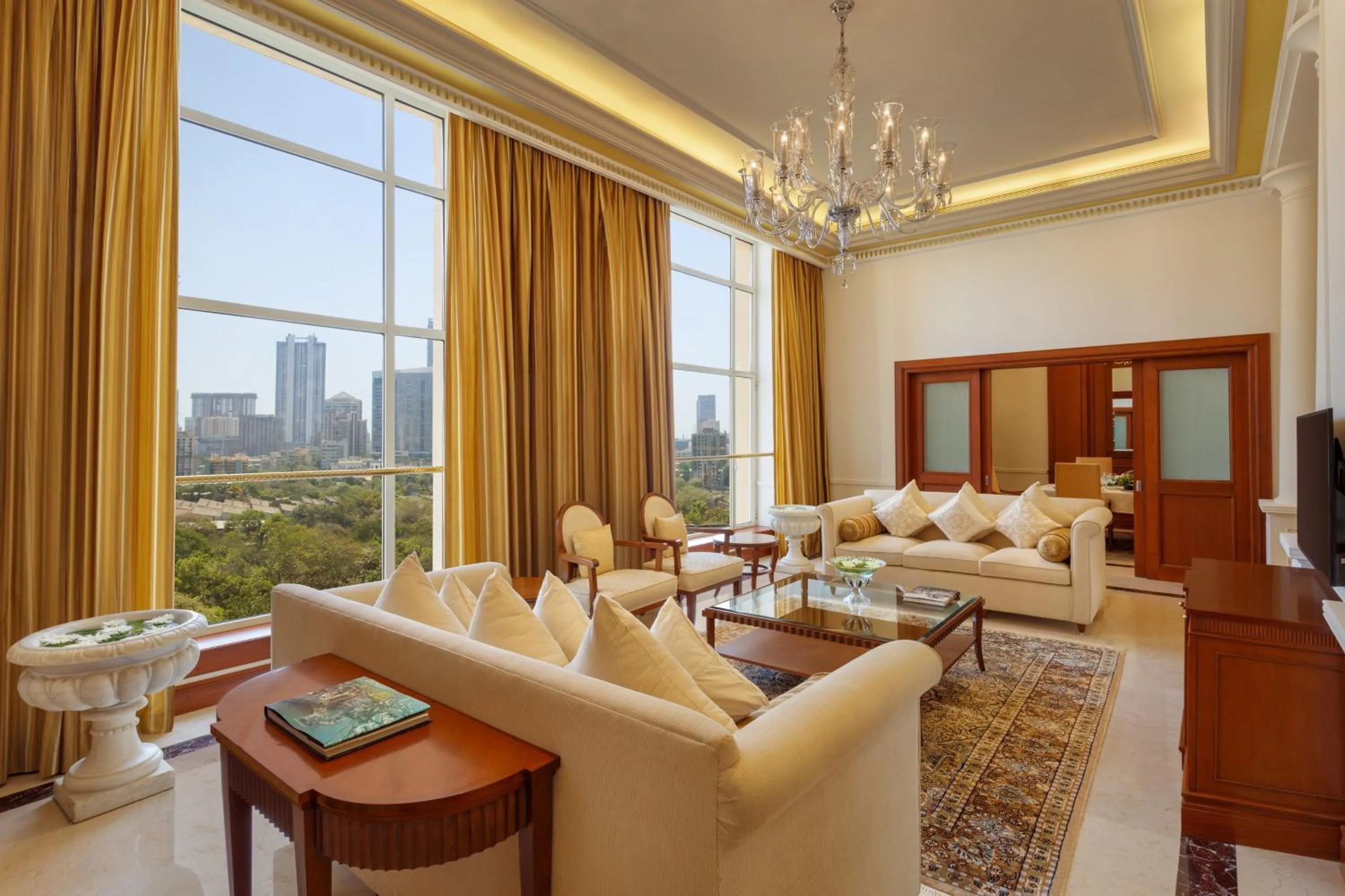 Living room in ITC Grand Central, a Luxury Collection Hotel, Mumbai