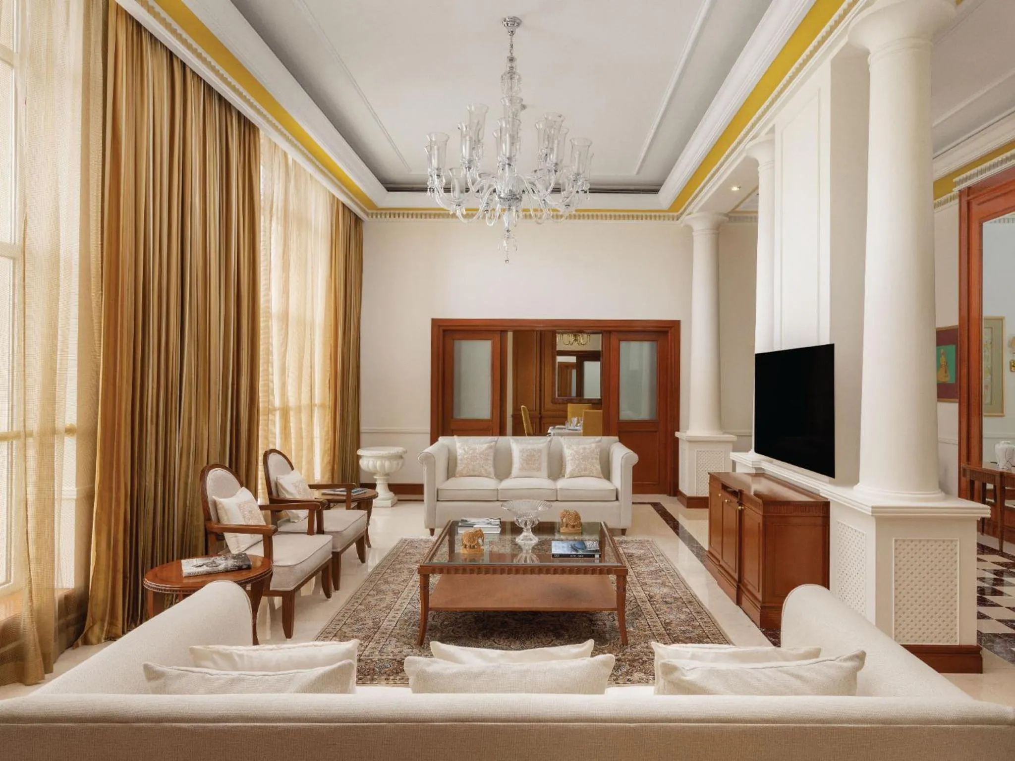 Living room in ITC Grand Central, a Luxury Collection Hotel, Mumbai