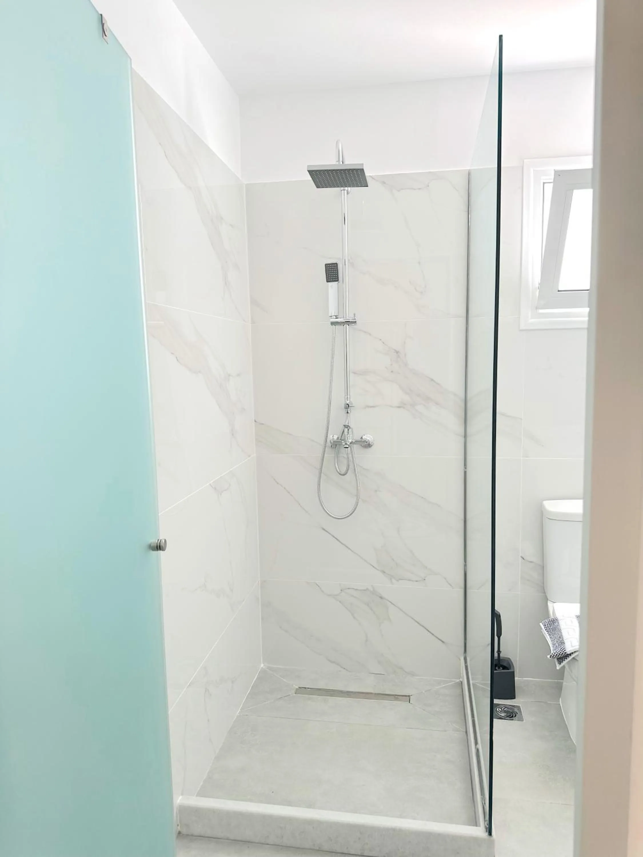 Shower in Falirala Central