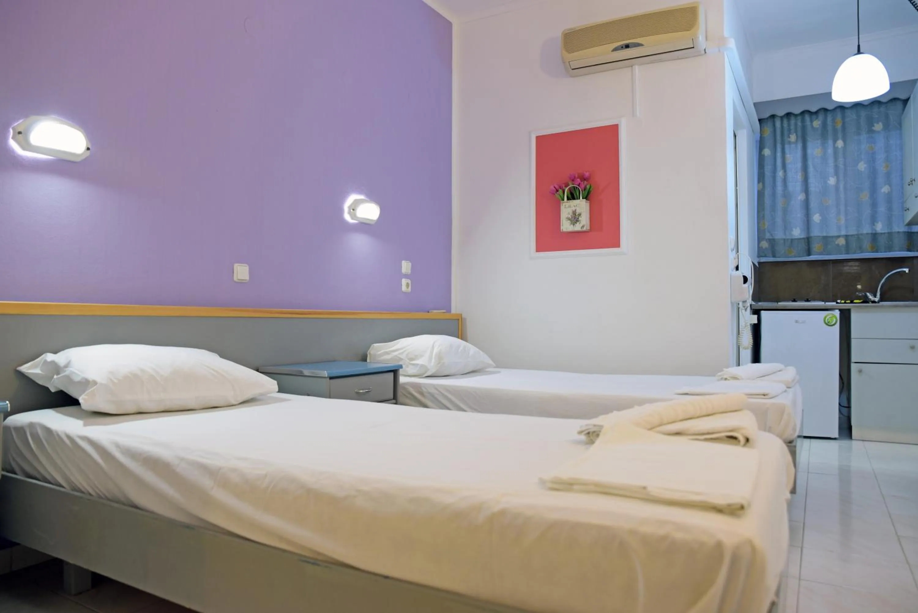 Photo of the whole room, Bed in Falirala Central