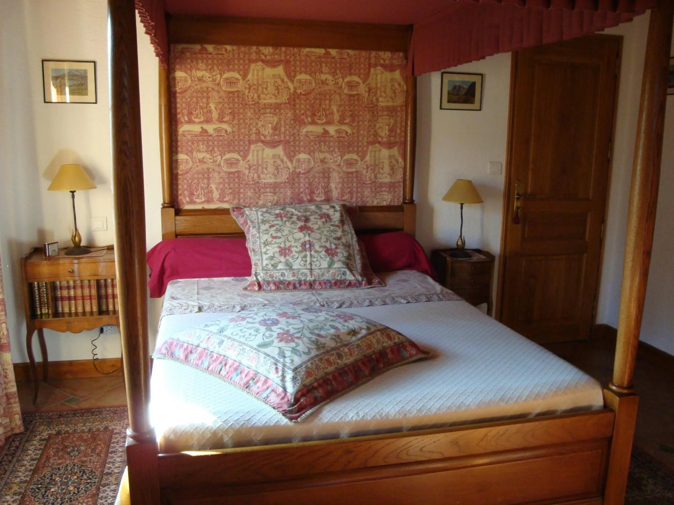 One-Bedroom Suite - single occupancy in La Minauderie