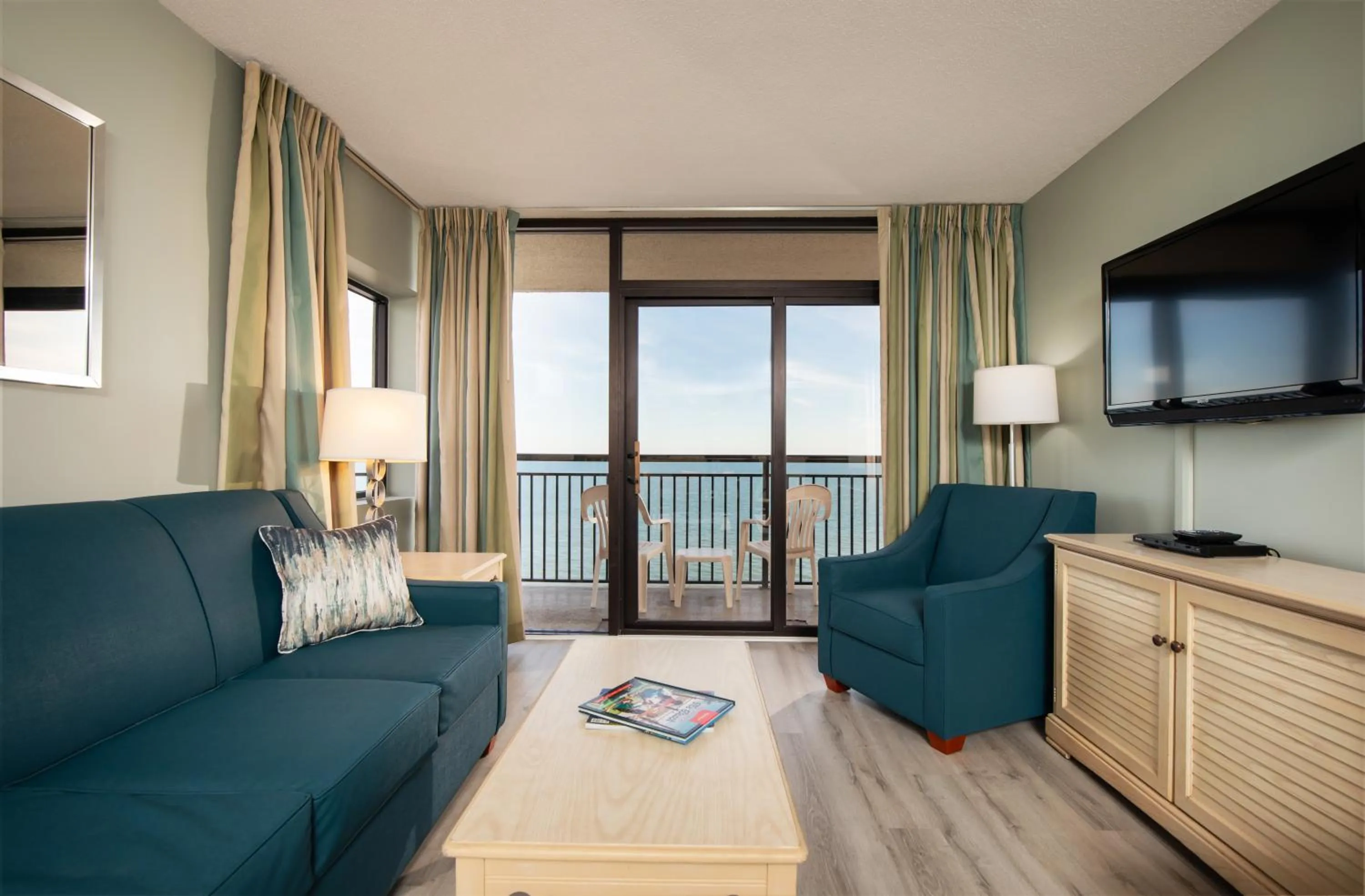 Living room in Grande Shores Ocean Resorts Condominiums