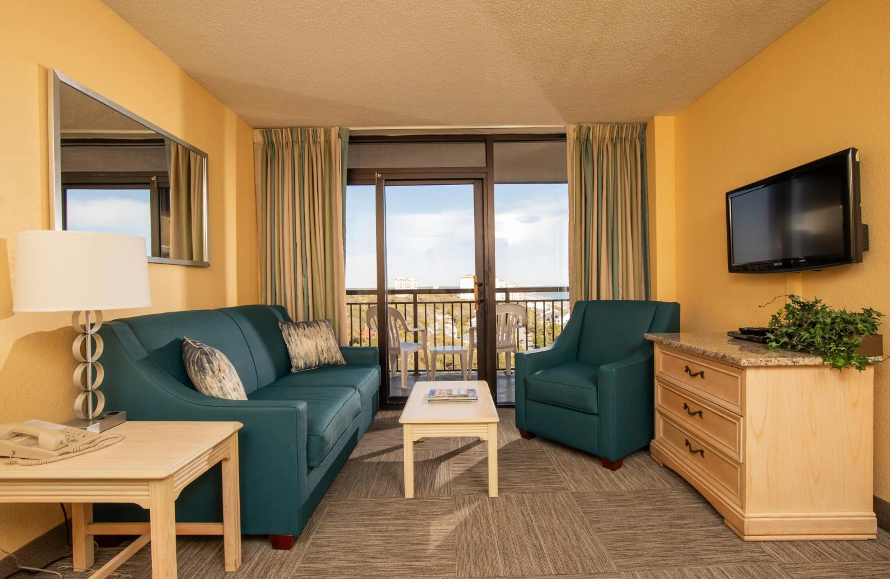 Living room in Grande Shores Ocean Resorts Condominiums