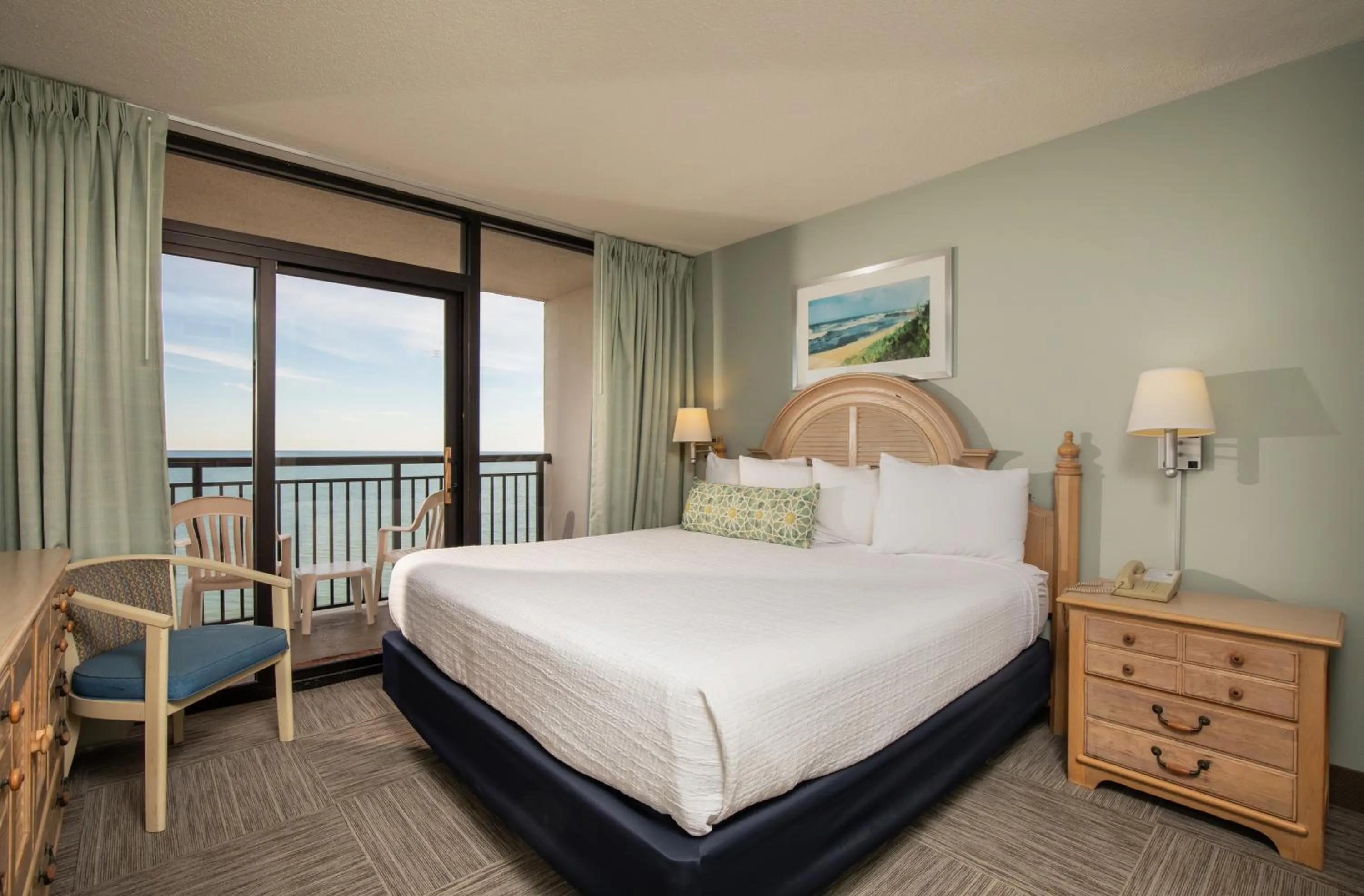Bedroom, Bed in Grande Shores Ocean Resorts Condominiums