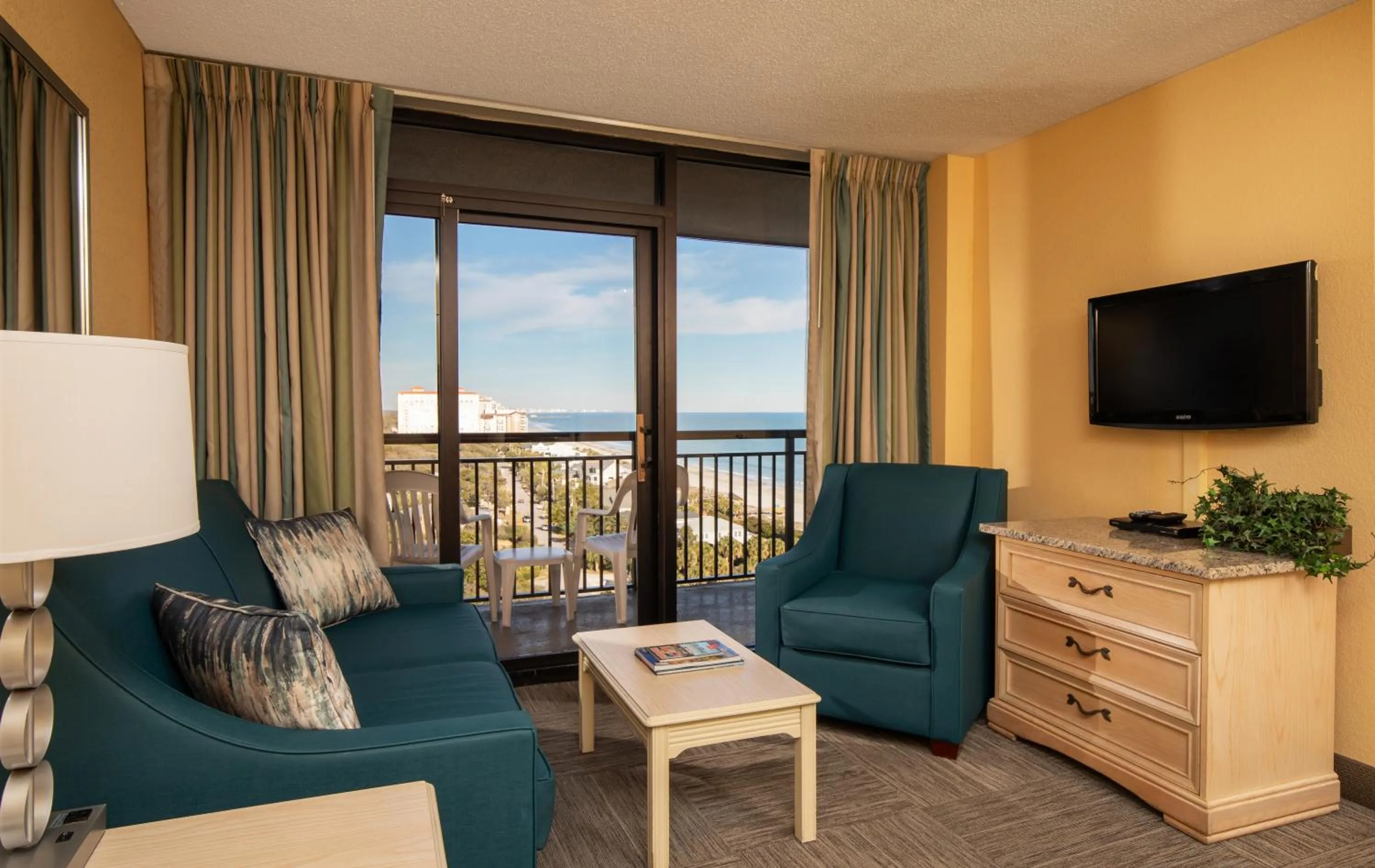 Living room in Grande Shores Ocean Resorts Condominiums