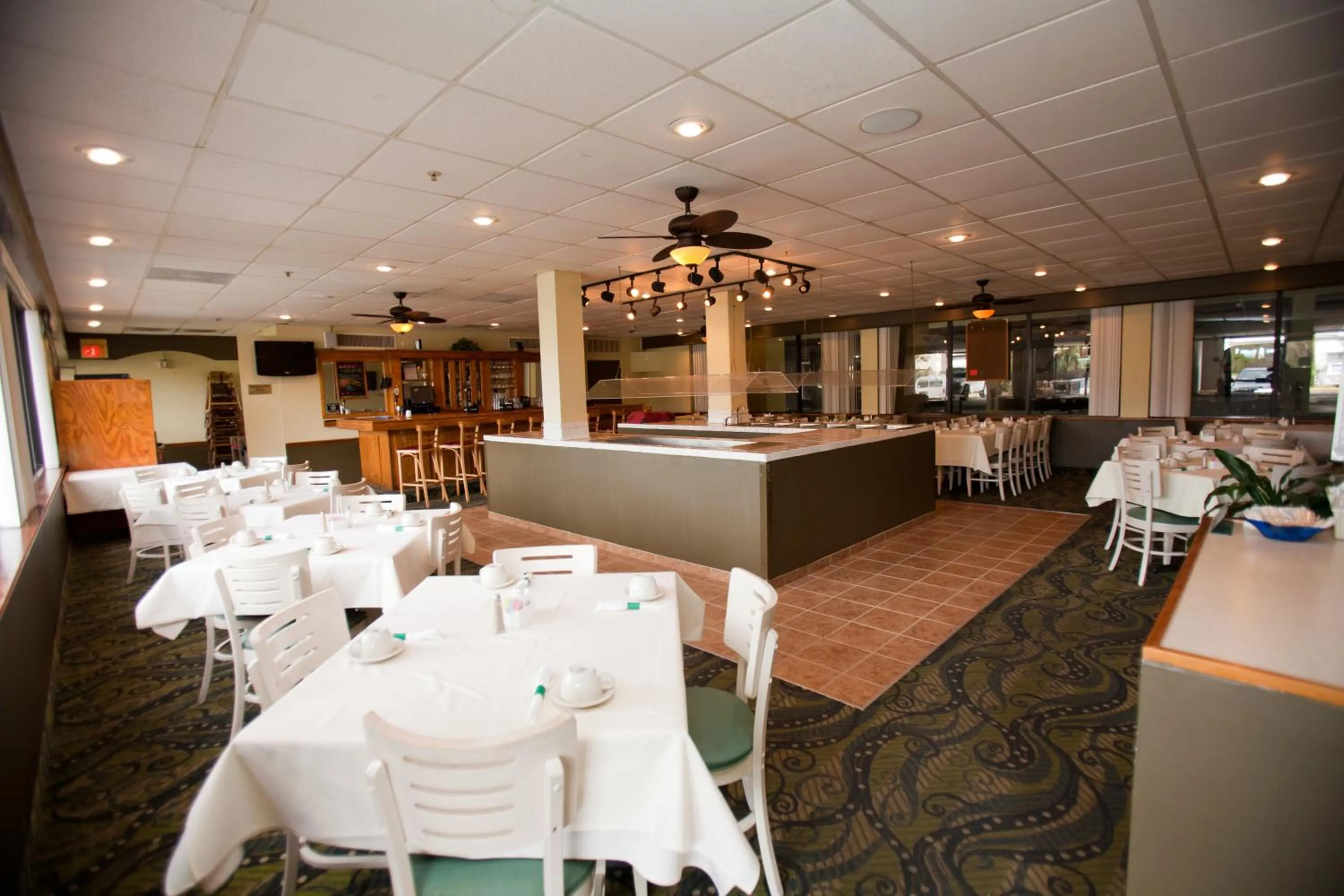 Restaurant/places to eat in Grande Shores Ocean Resorts Condominiums