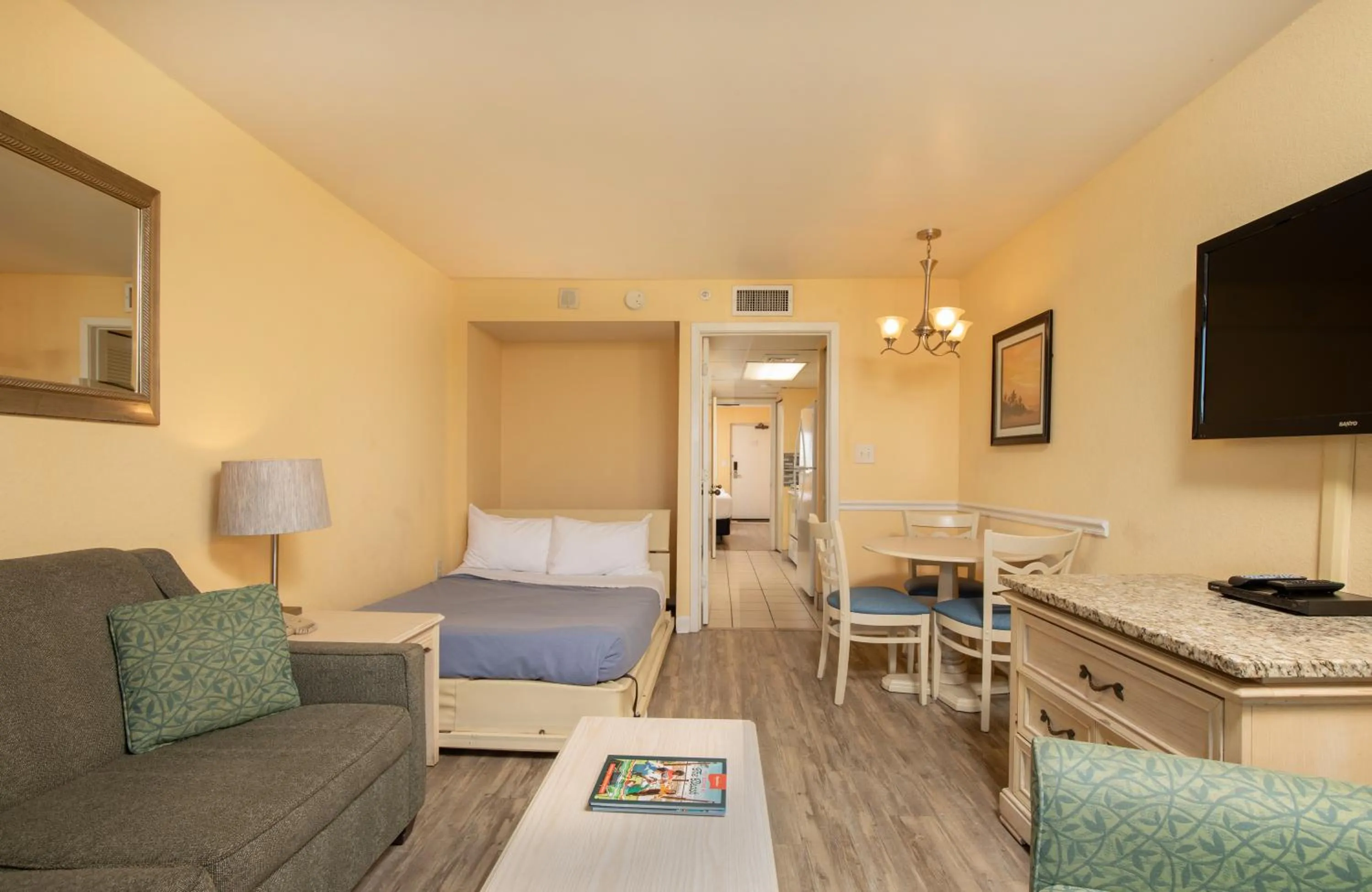 Bed in Grande Shores Ocean Resorts Condominiums