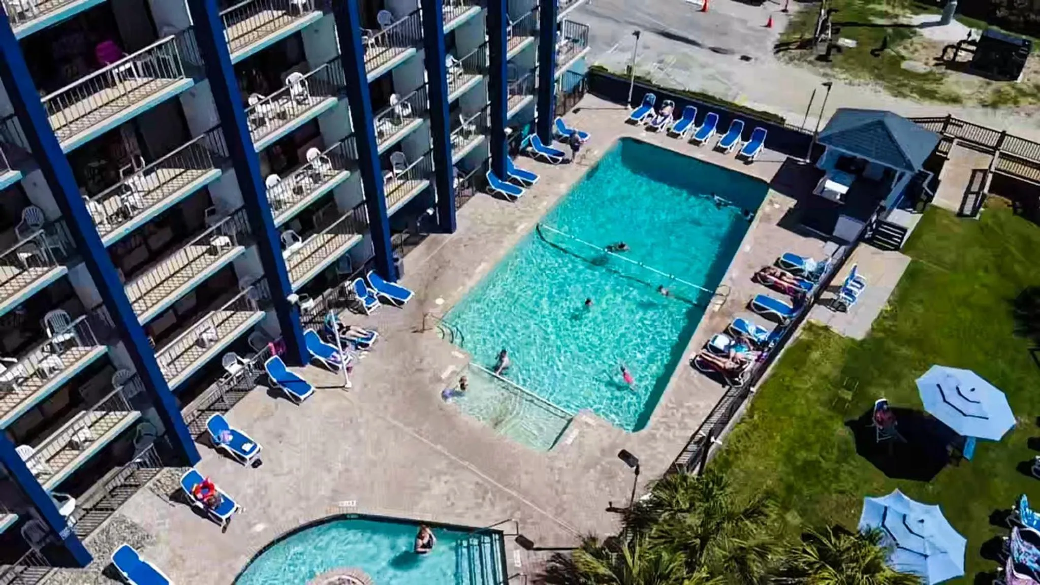 Swimming pool in Grande Shores Ocean Resorts Condominiums