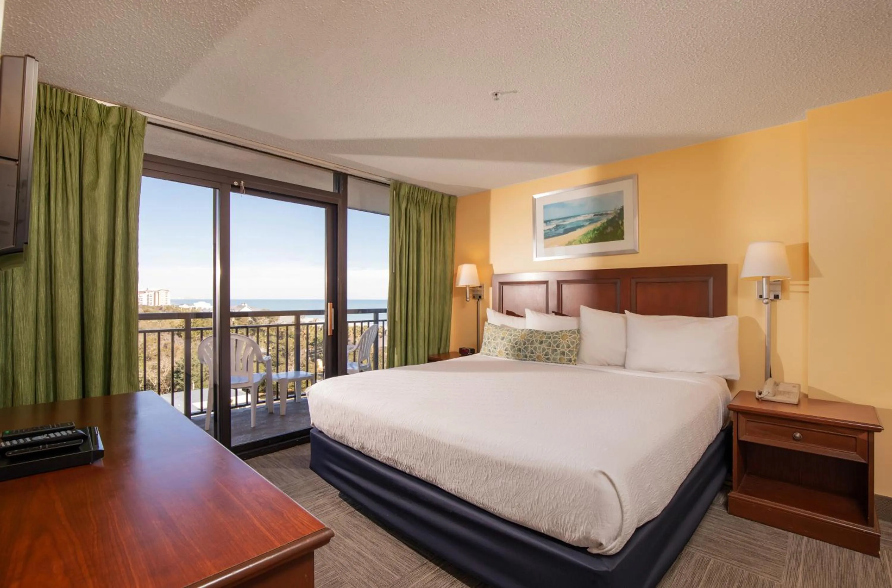 Bedroom, Bed in Grande Shores Ocean Resorts Condominiums