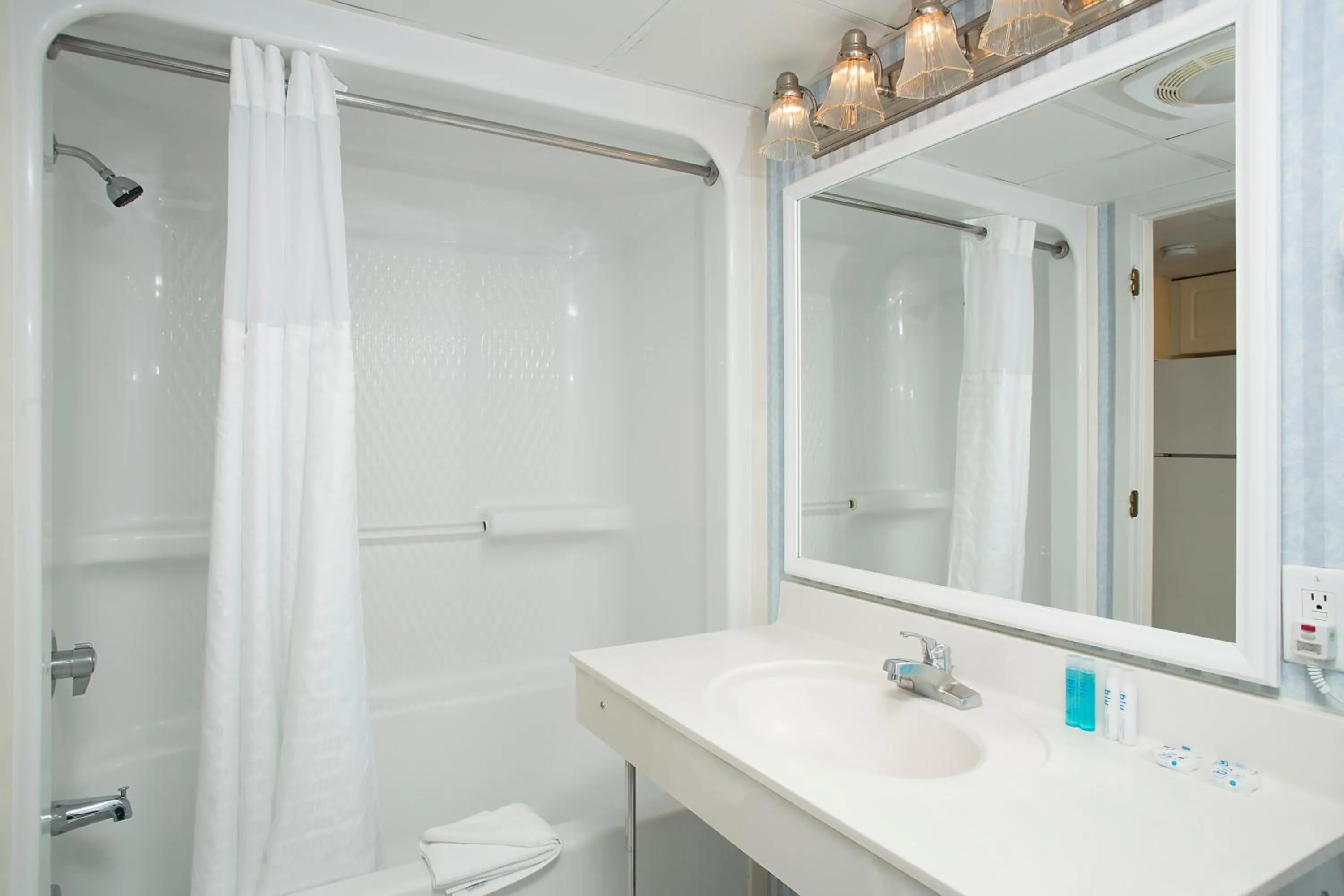 Bathroom in Grande Shores Ocean Resorts Condominiums