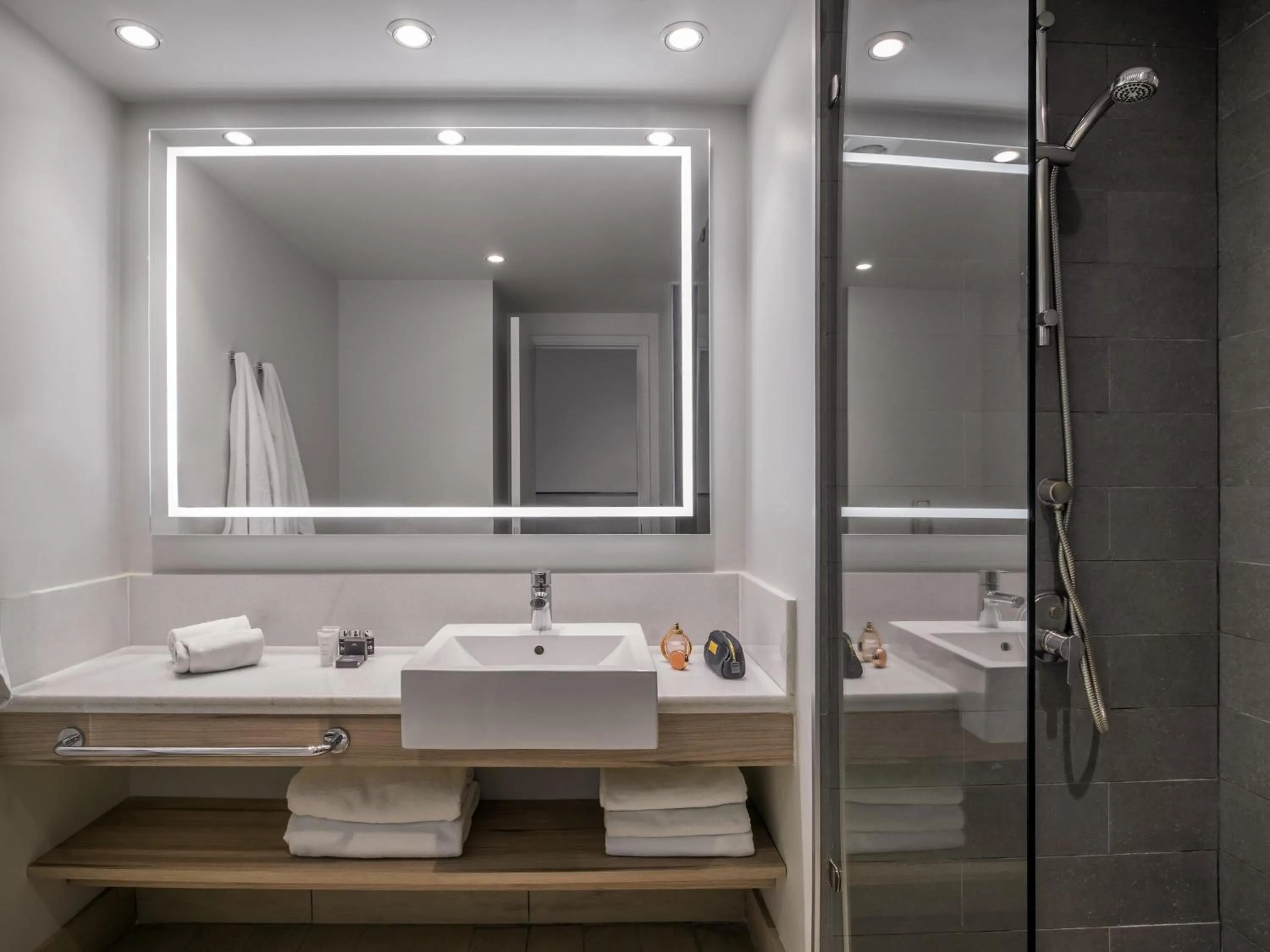 Bedroom in Pullman Santiago Vitacura