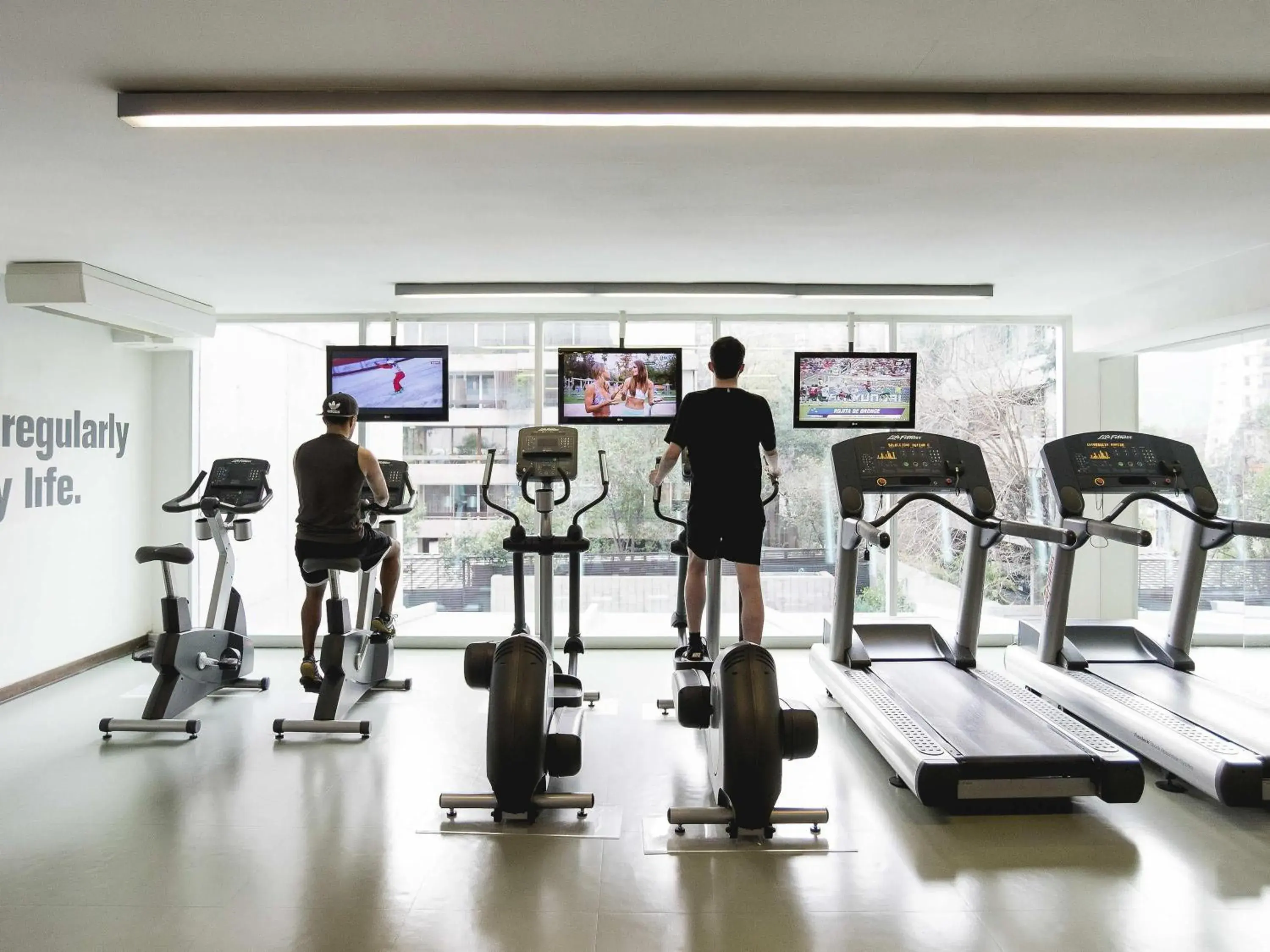 Fitness centre/facilities in Pullman Santiago Vitacura Fitness centre/facilities in Pullman Santiago Vitacura