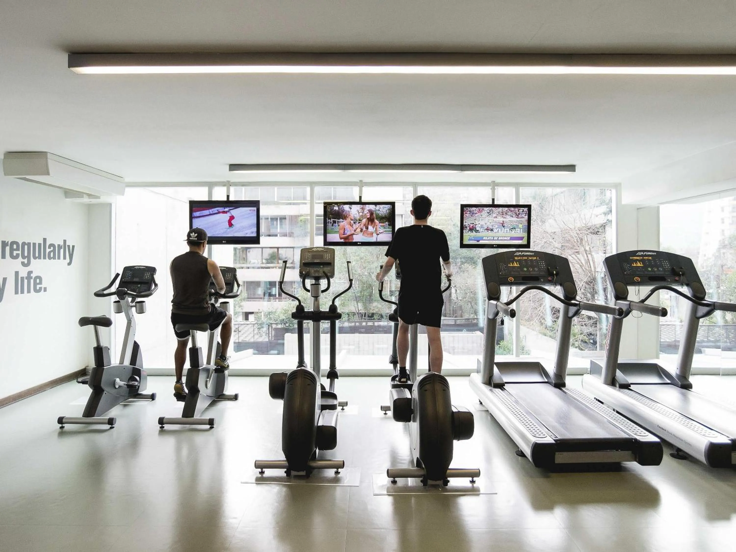 Fitness centre/facilities in Pullman Santiago Vitacura