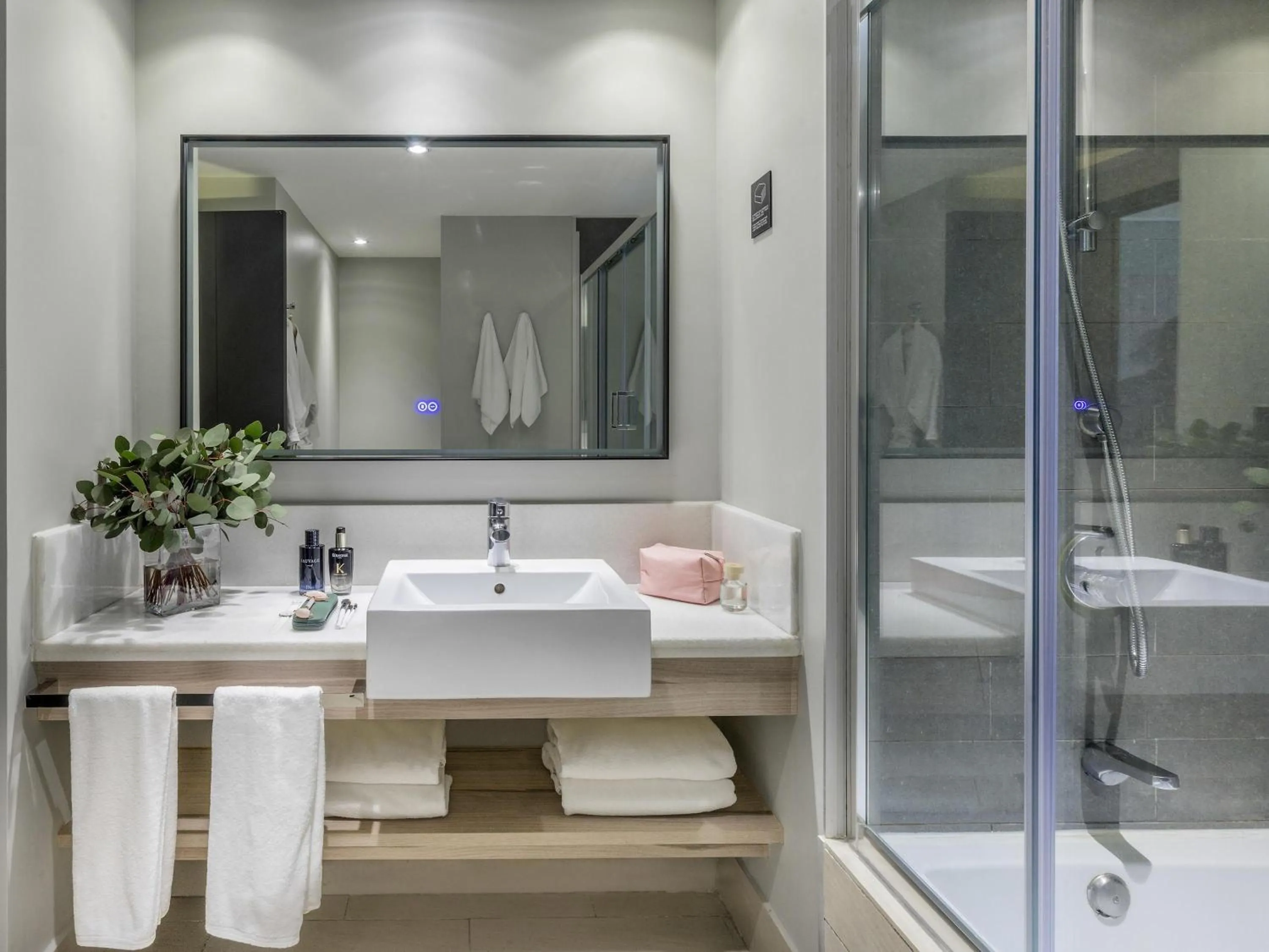 Bedroom in Pullman Santiago Vitacura