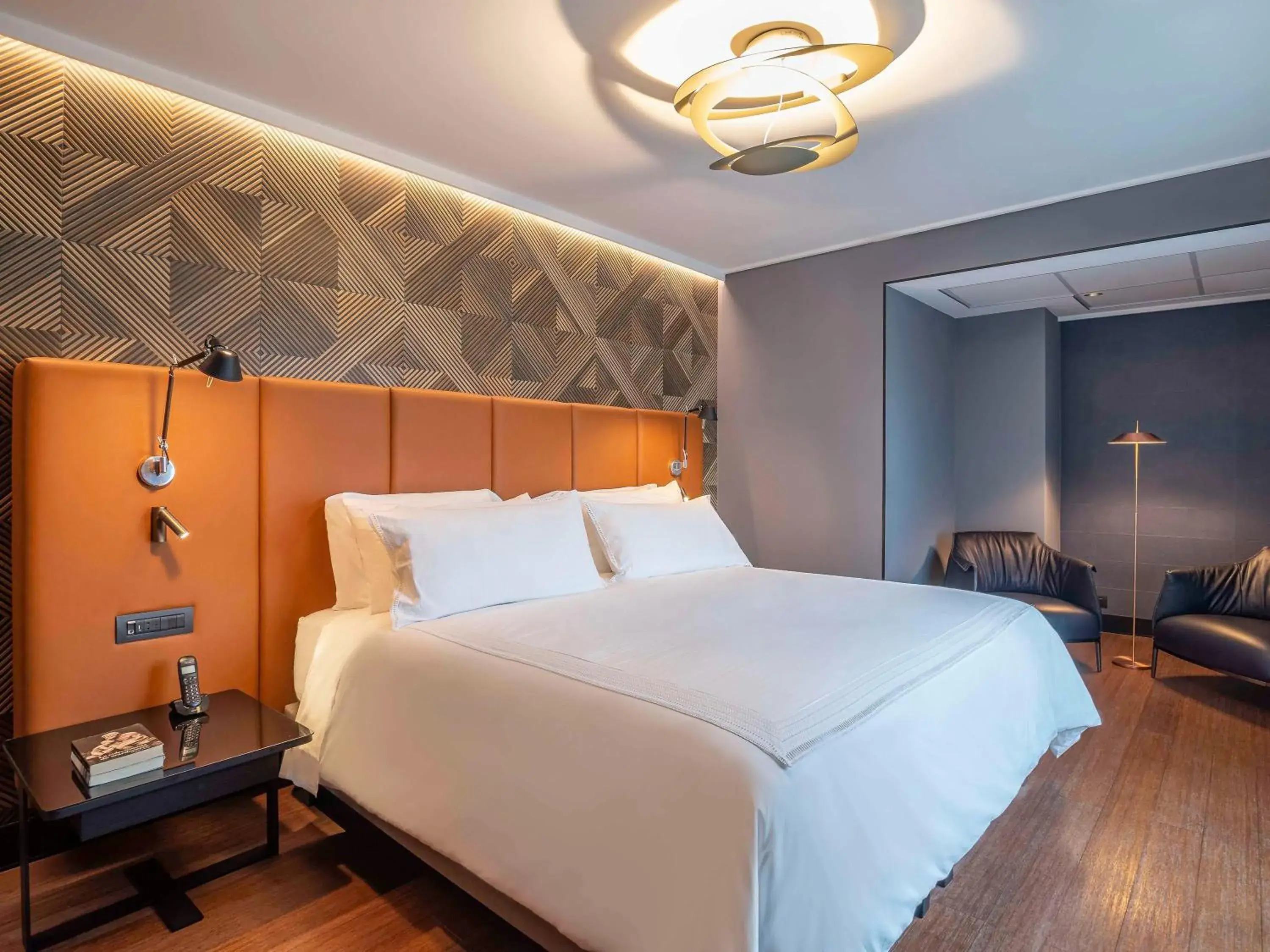 Photo of the whole room, Bed in Pullman Santiago Vitacura Photo of the whole room, Bed in Pullman Santiago Vitacura