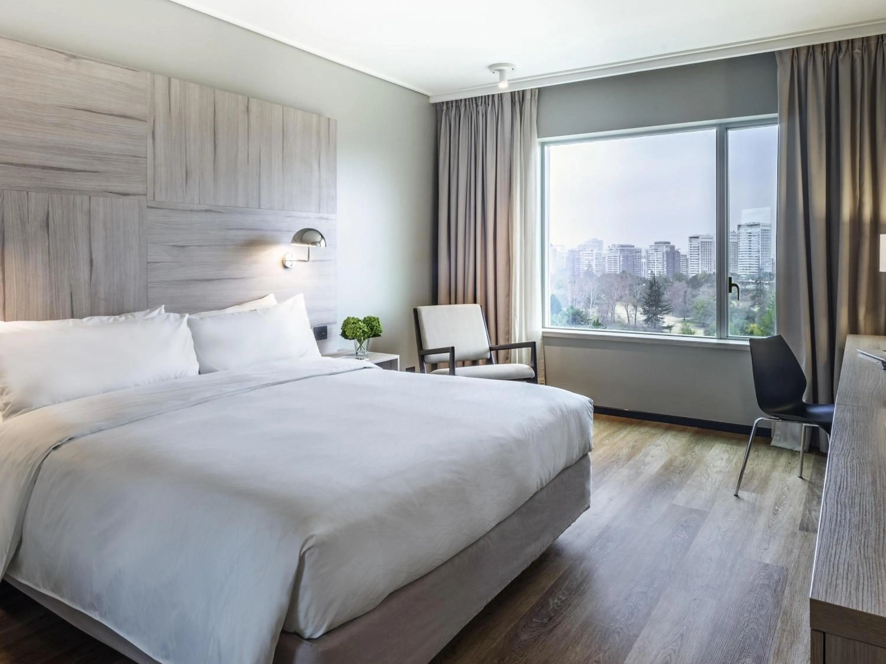 Bedroom, Bed in Pullman Santiago Vitacura