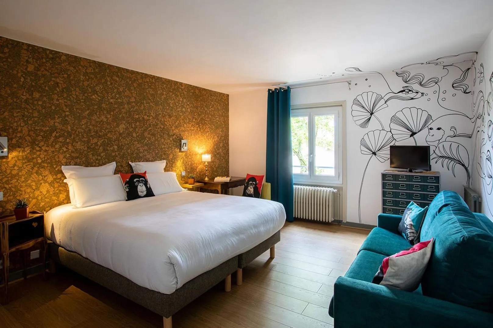 Bed in Hôtel Restaurant Gastronomique La Huchette