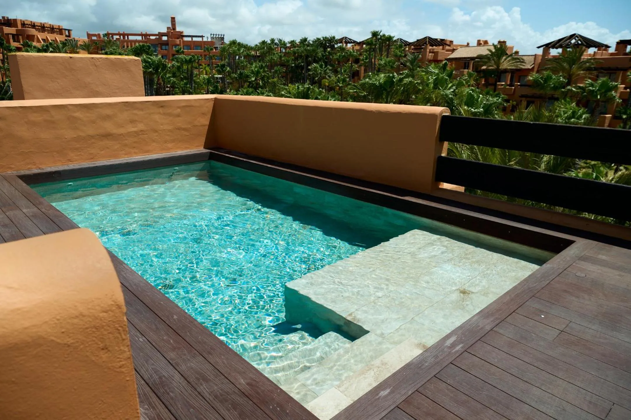 Swimming pool in Aparthotel Novo Resort