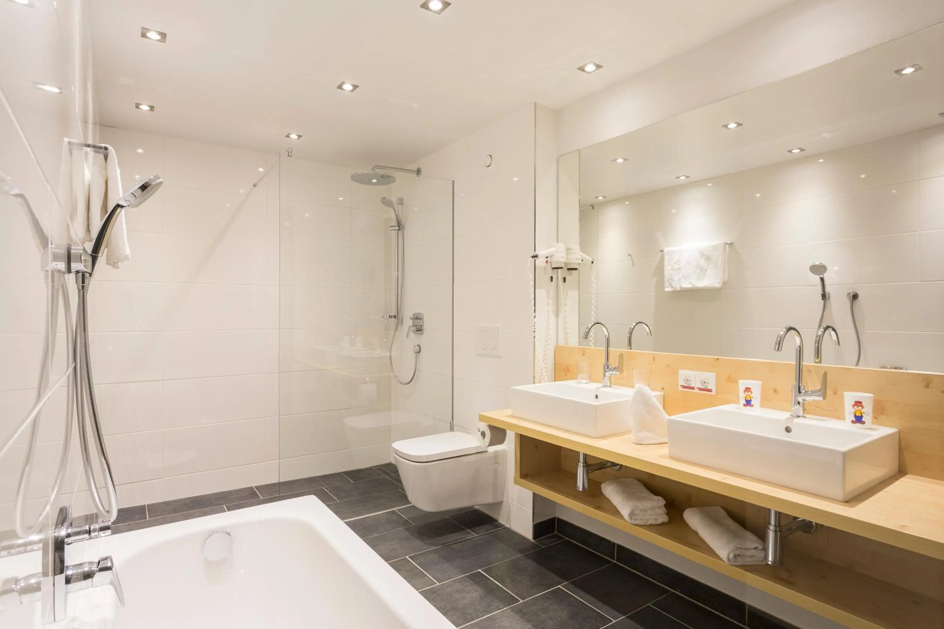 Bathroom in Familotel Kaiserhof - Families only