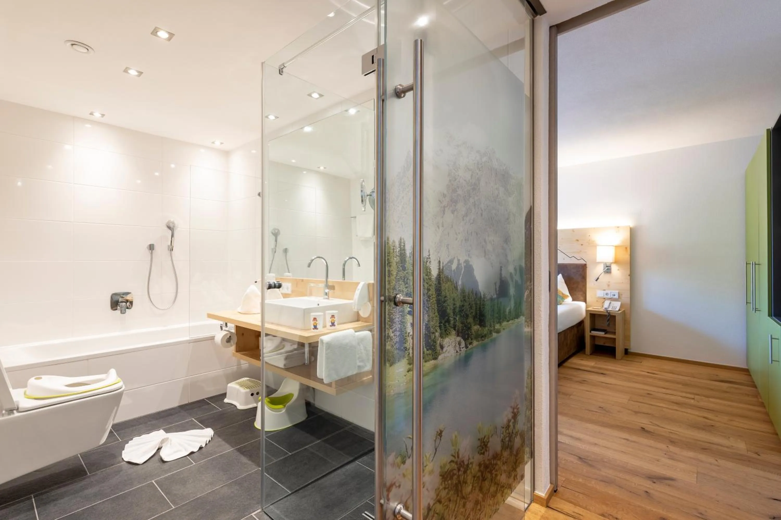 Bathroom in Familotel Kaiserhof - Families only