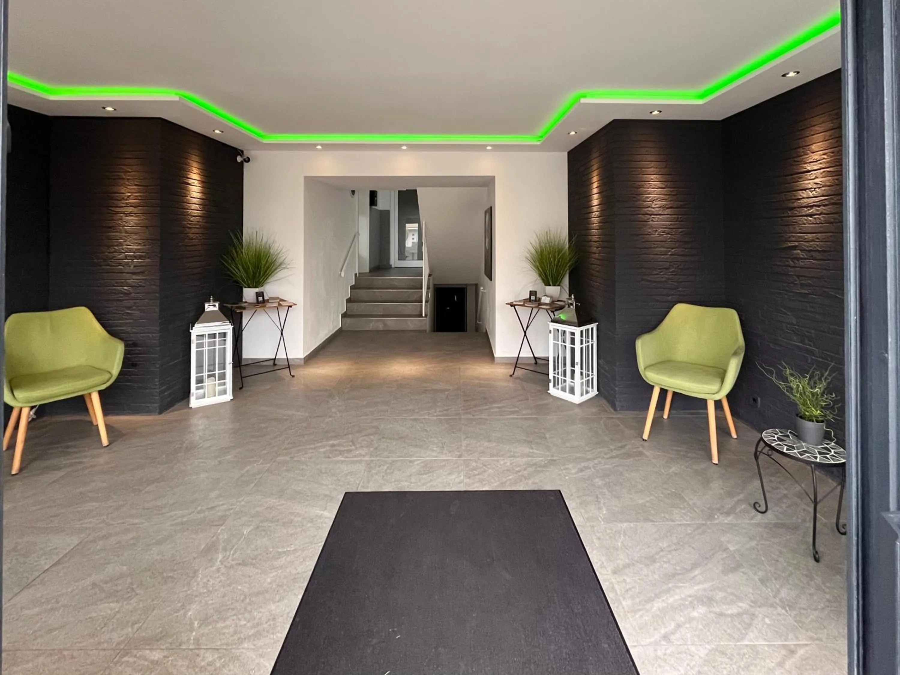 Facade/entrance in Checkinn Hotel