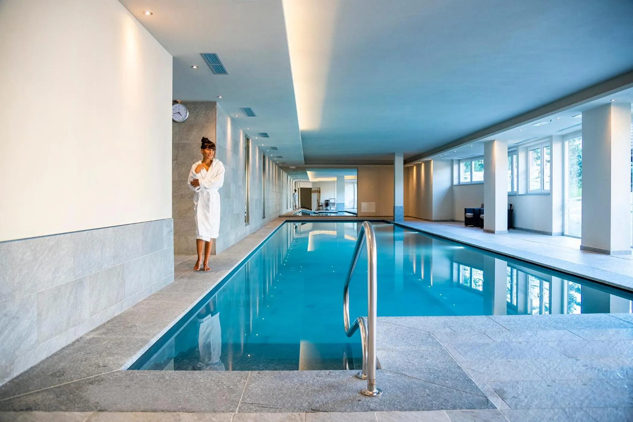 Swimming pool in Design & Suite Hotel Ciarnadoi