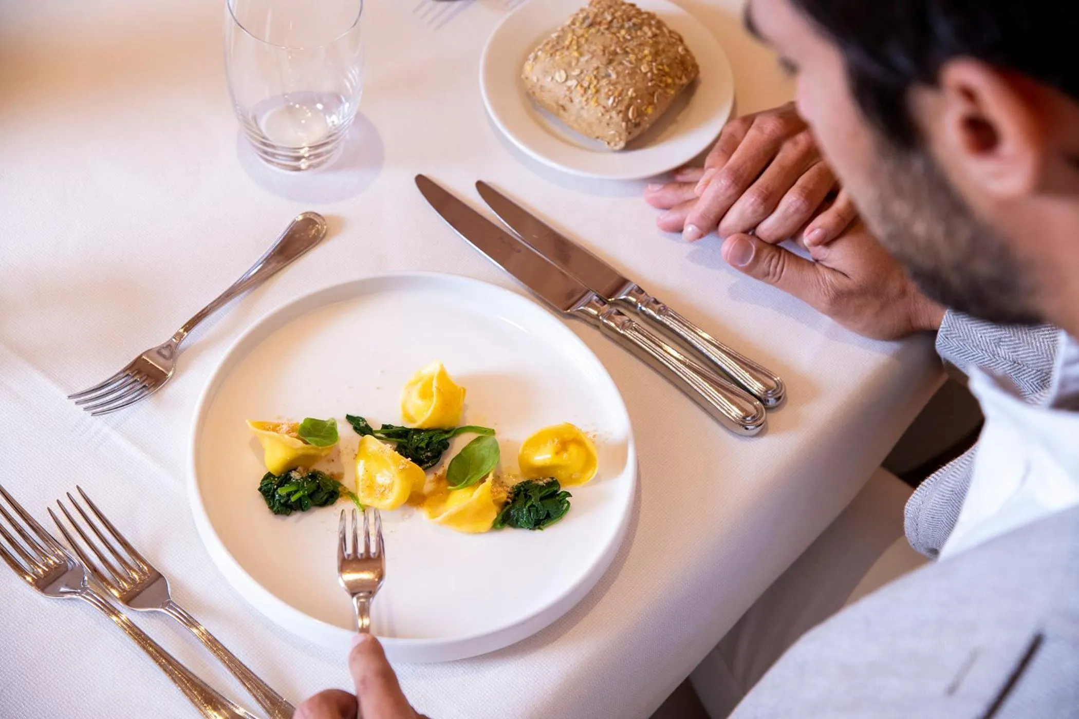 Restaurant/places to eat in Design & Suite Hotel Ciarnadoi