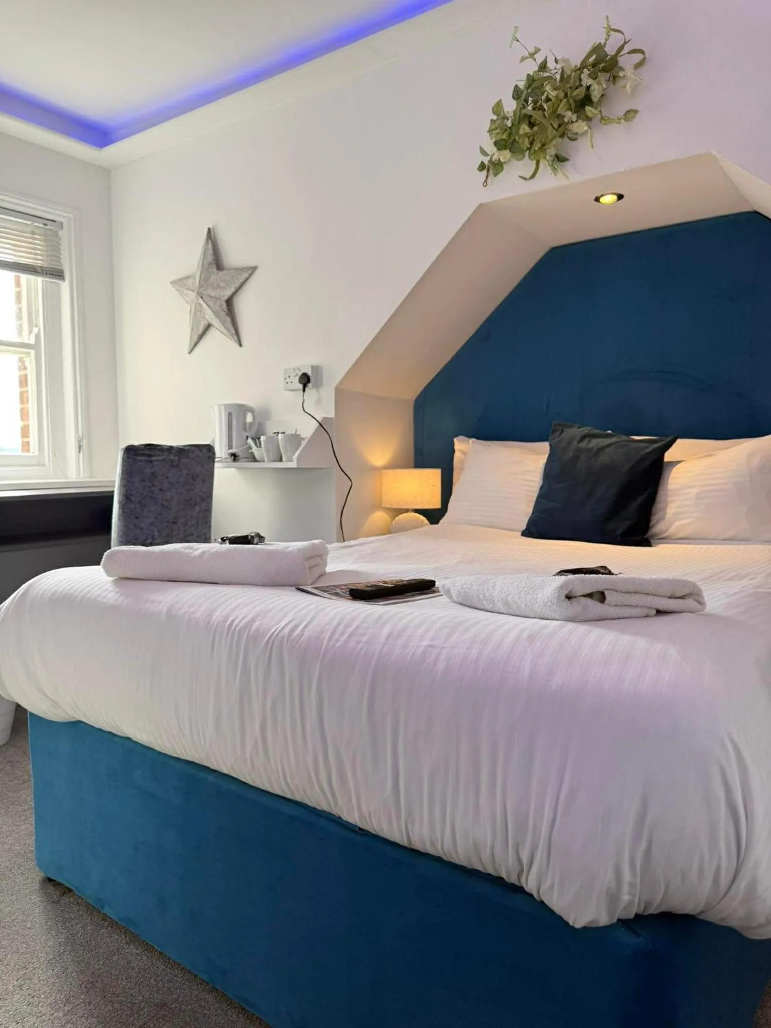 Bedroom, Bed in The Jubilee Hotel East - with NEWLY REFURBISHED SPA FACILITIES - GAMESPIT - AND SMOKEHOUSE