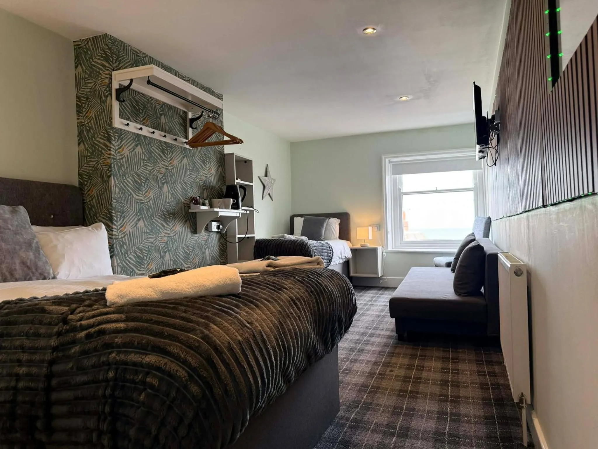 Bed in The Jubilee Hotel East - with NEWLY REFURBISHED SPA FACILITIES - GAMESPIT - AND SMOKEHOUSE